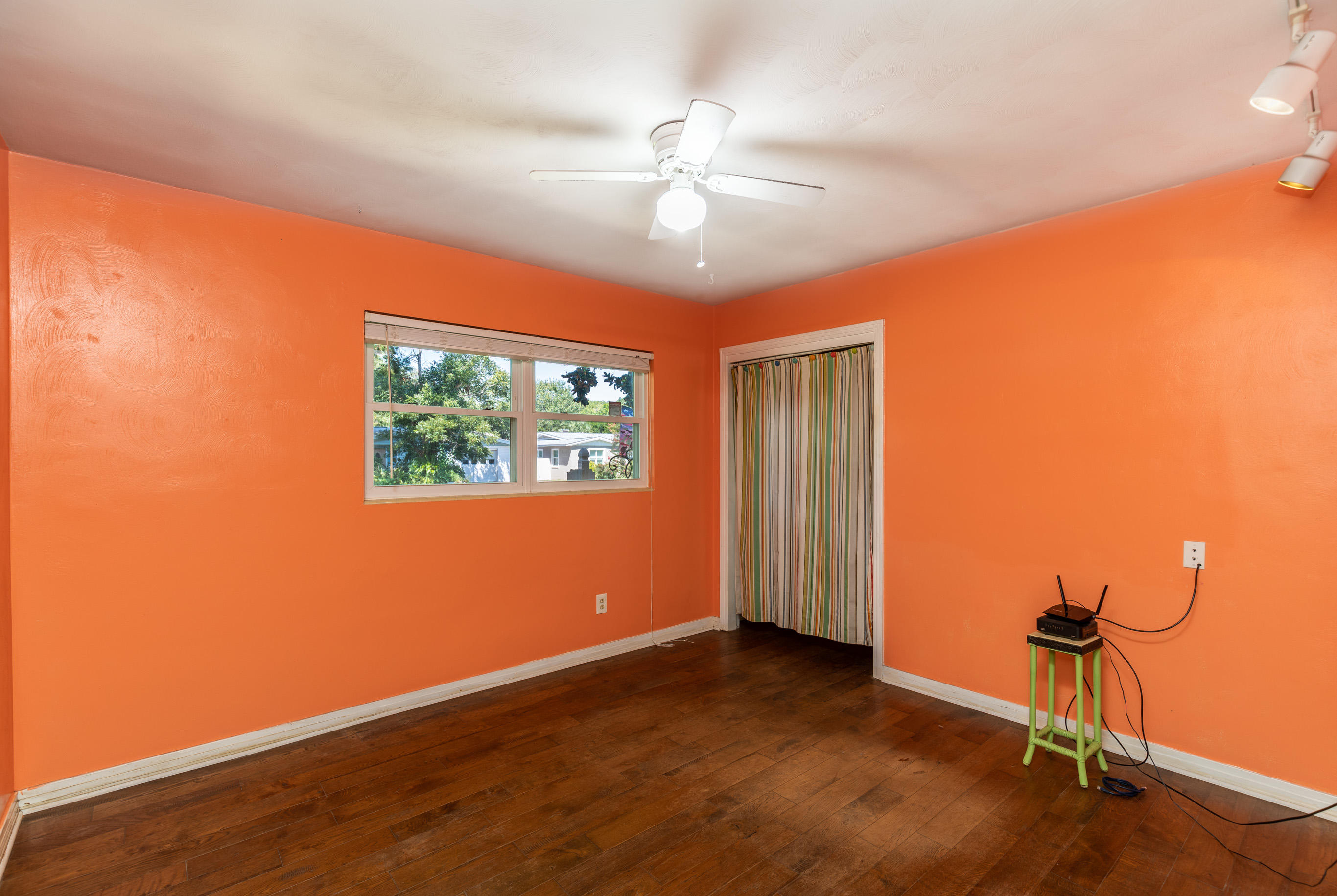 ELLIOTTS POINT 8TH ADDN - Residential