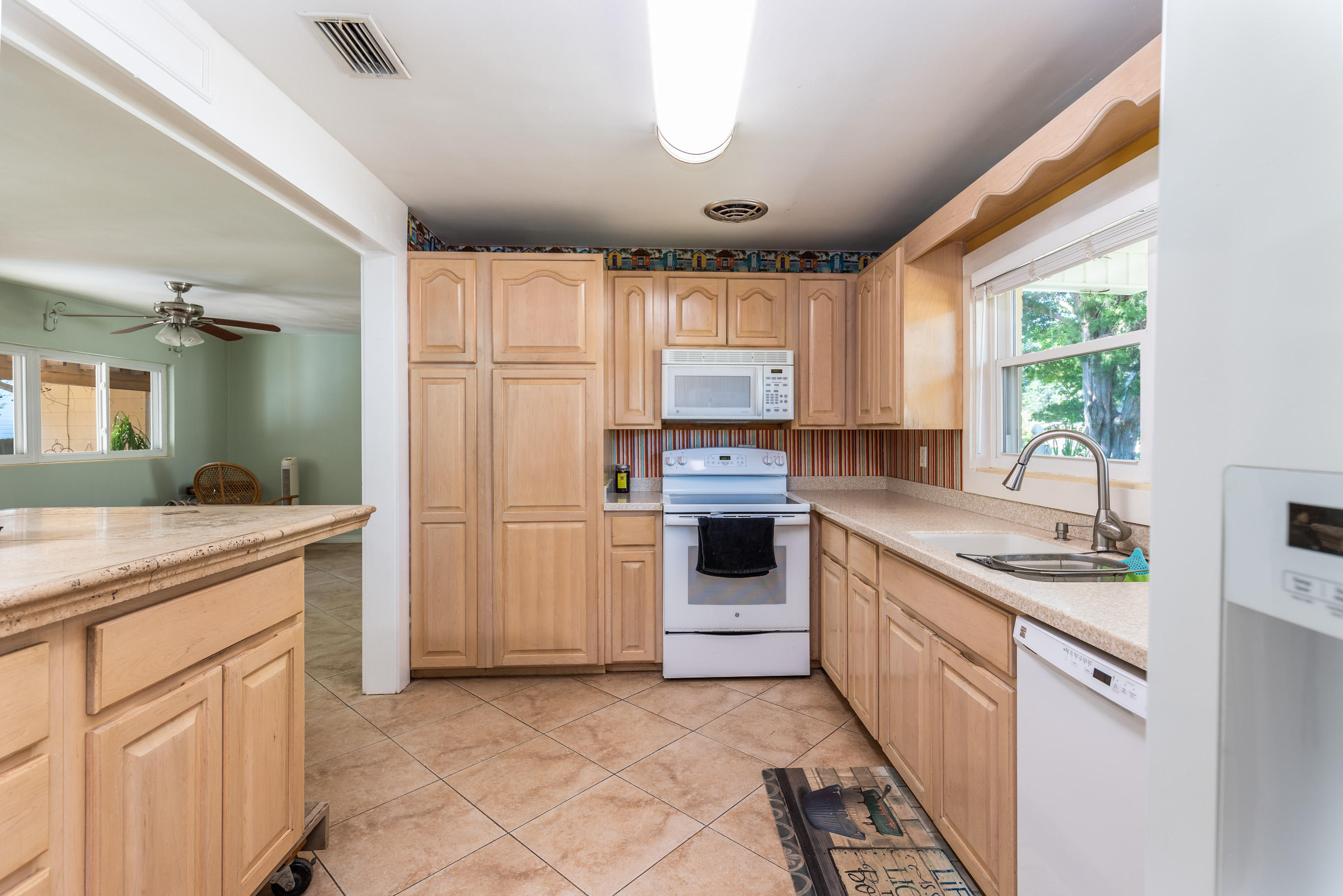 ELLIOTTS POINT 8TH ADDN - Residential