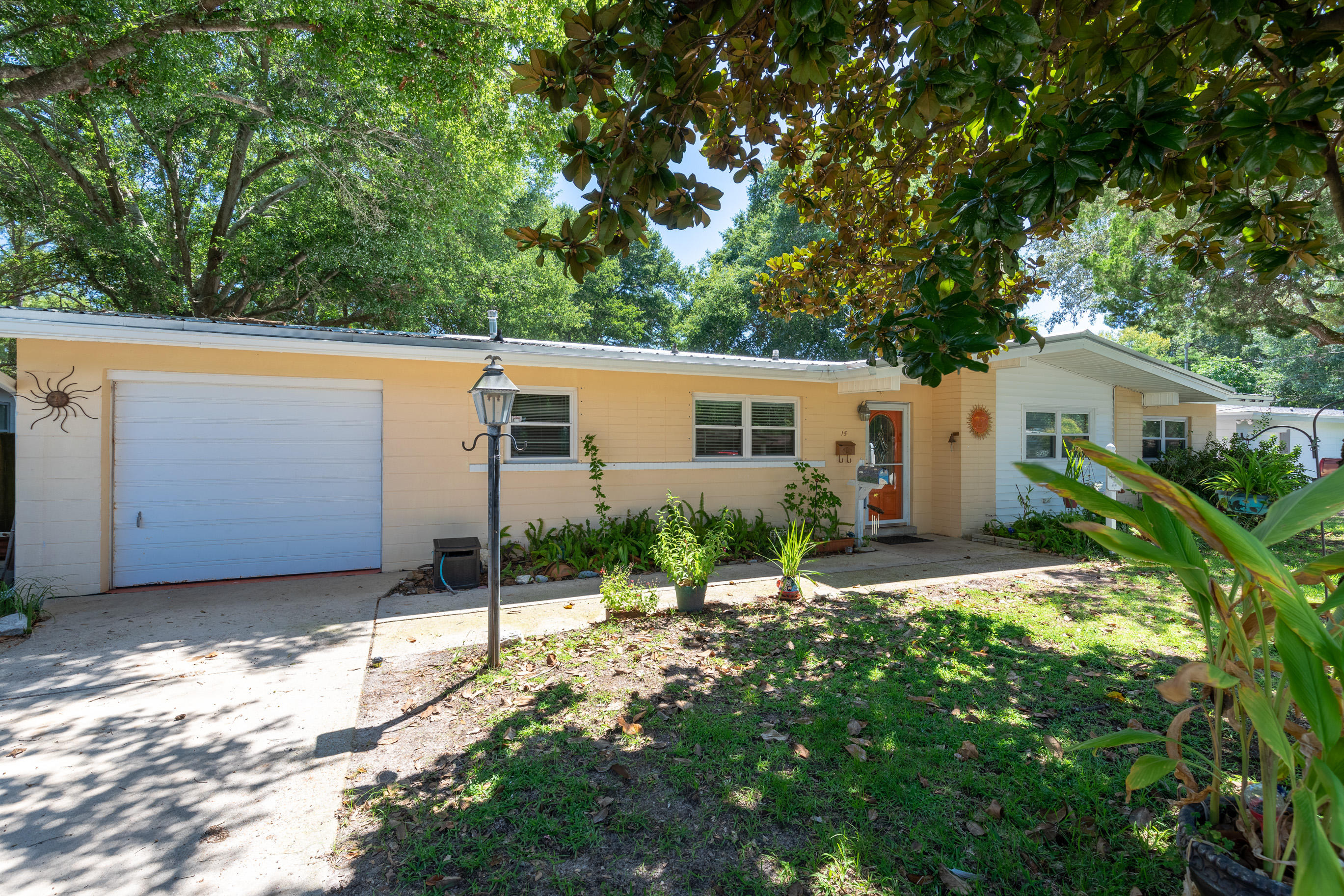 ELLIOTTS POINT 8TH ADDN - Residential