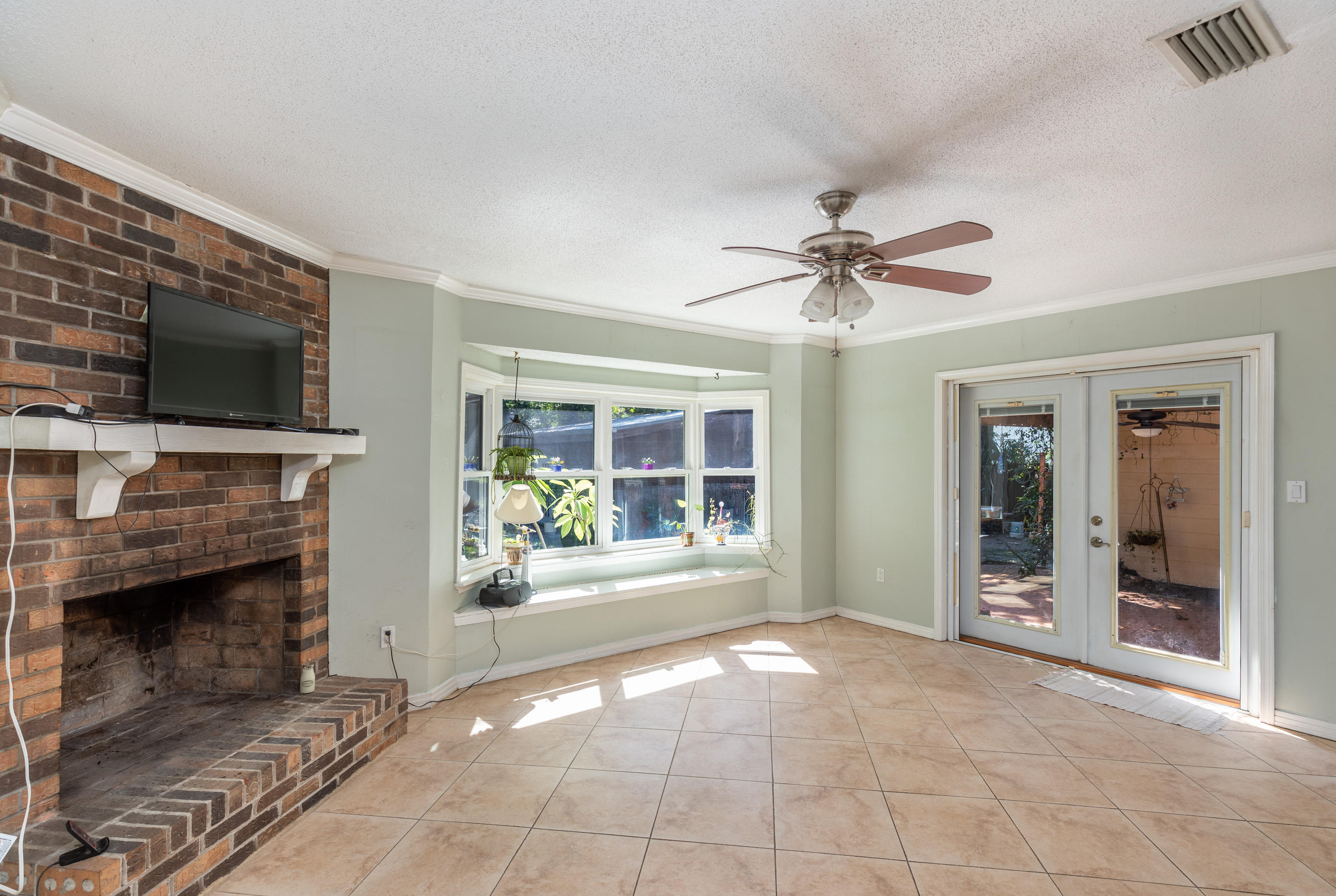 ELLIOTTS POINT 8TH ADDN - Residential