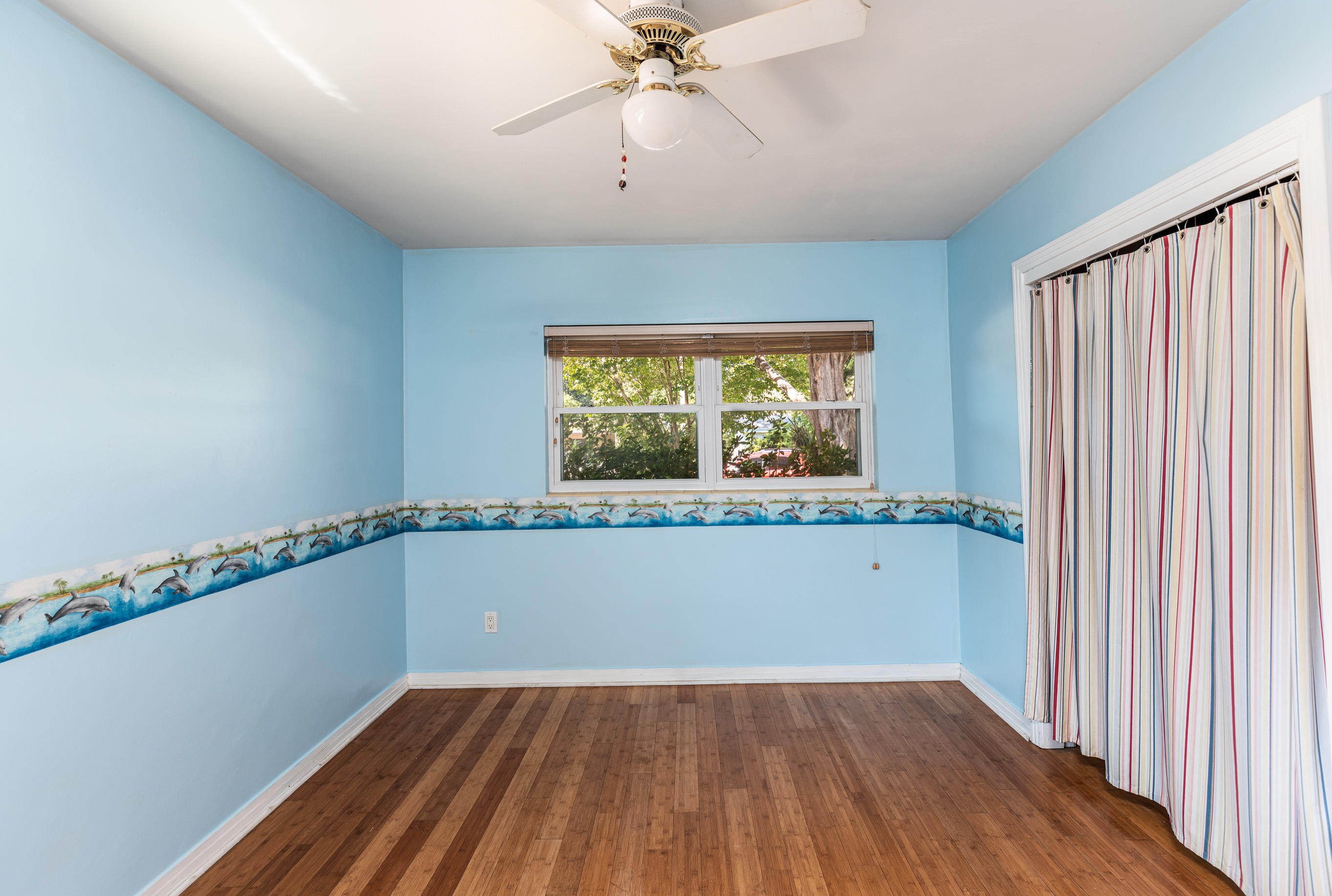 ELLIOTTS POINT 8TH ADDN - Residential