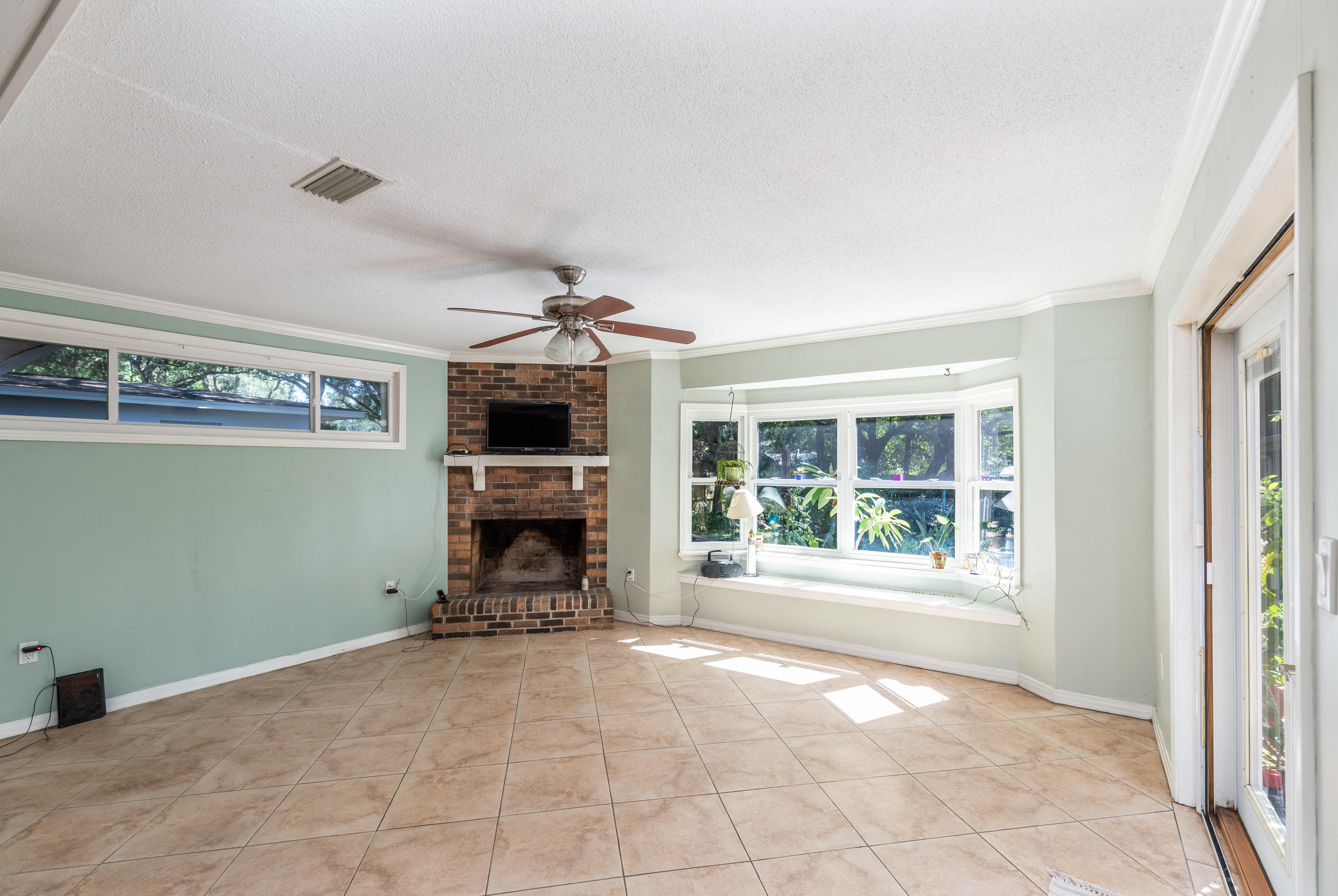 ELLIOTTS POINT 8TH ADDN - Residential