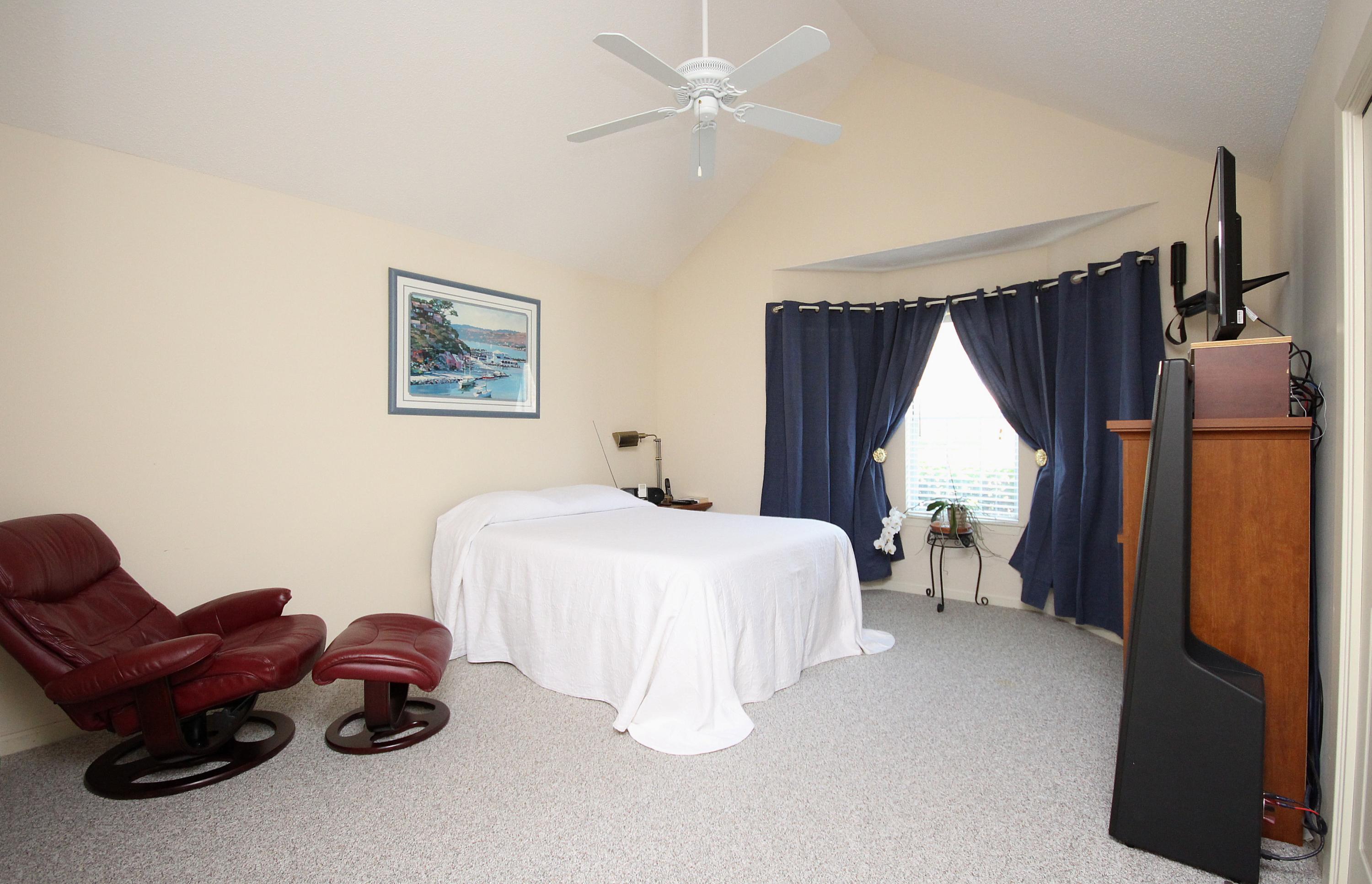 FAIRWAY LAKES PH 1 - Residential