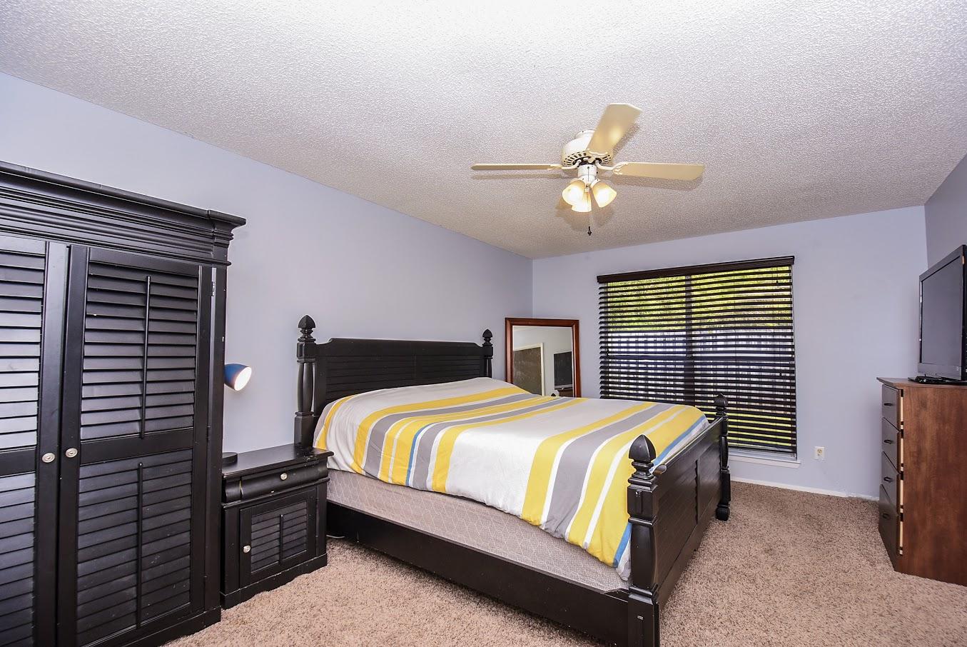 PARKWOOD LANE BLUEWATER BAY - Residential