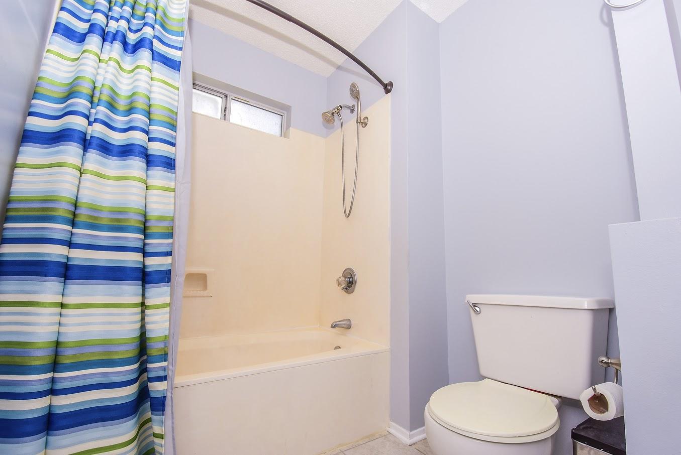 PARKWOOD LANE BLUEWATER BAY - Residential