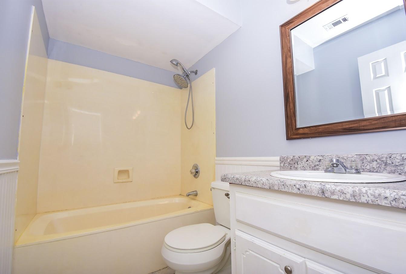 PARKWOOD LANE BLUEWATER BAY - Residential