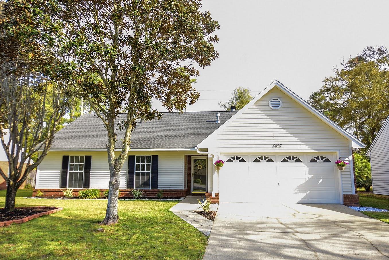 PARKWOOD LANE BLUEWATER BAY - Residential