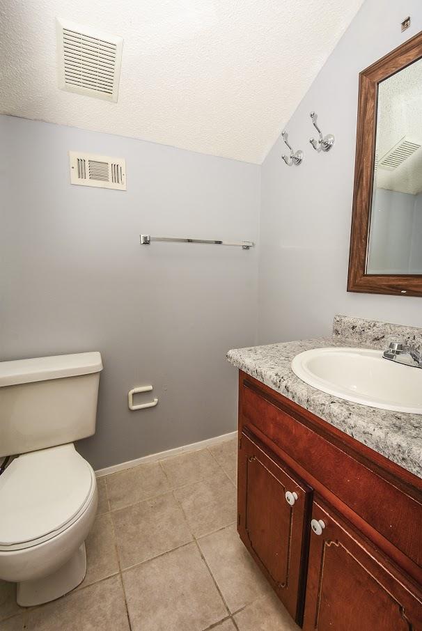 PARKWOOD LANE BLUEWATER BAY - Residential