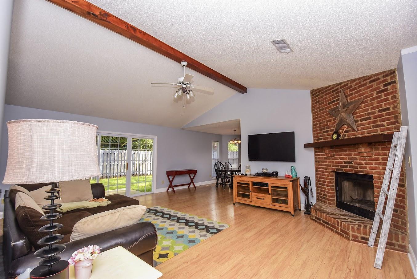 PARKWOOD LANE BLUEWATER BAY - Residential