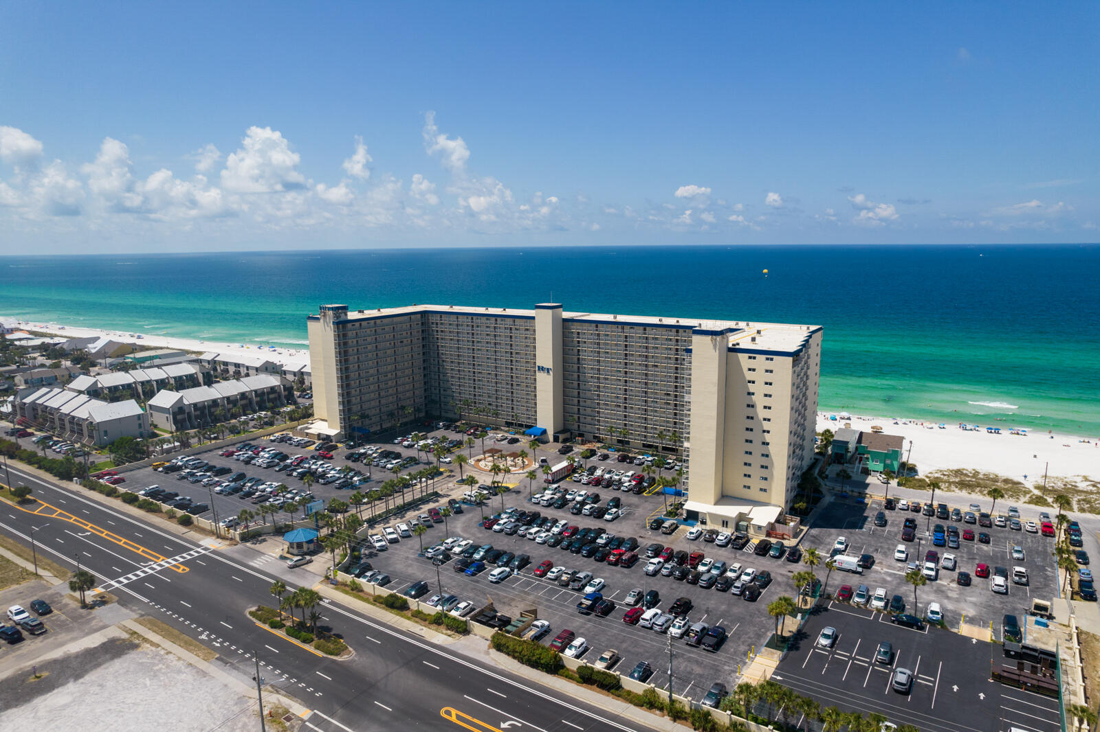 REGENCY TOWERS - Residential