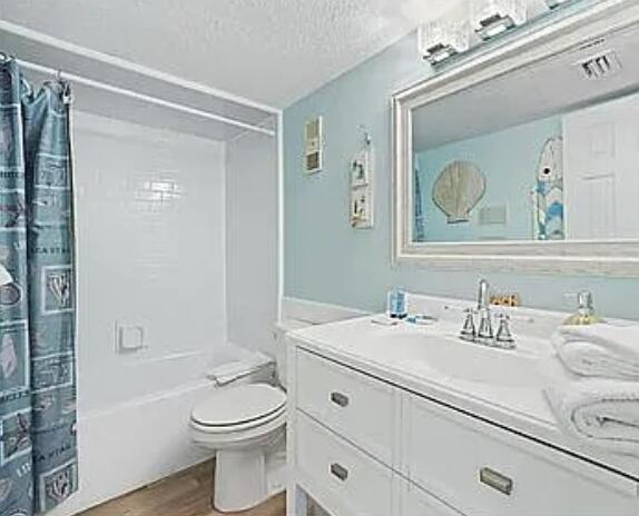 REGENCY TOWERS - Residential