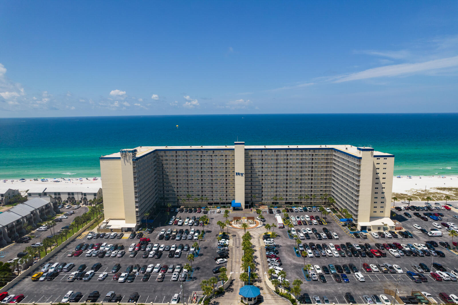 REGENCY TOWERS - Residential