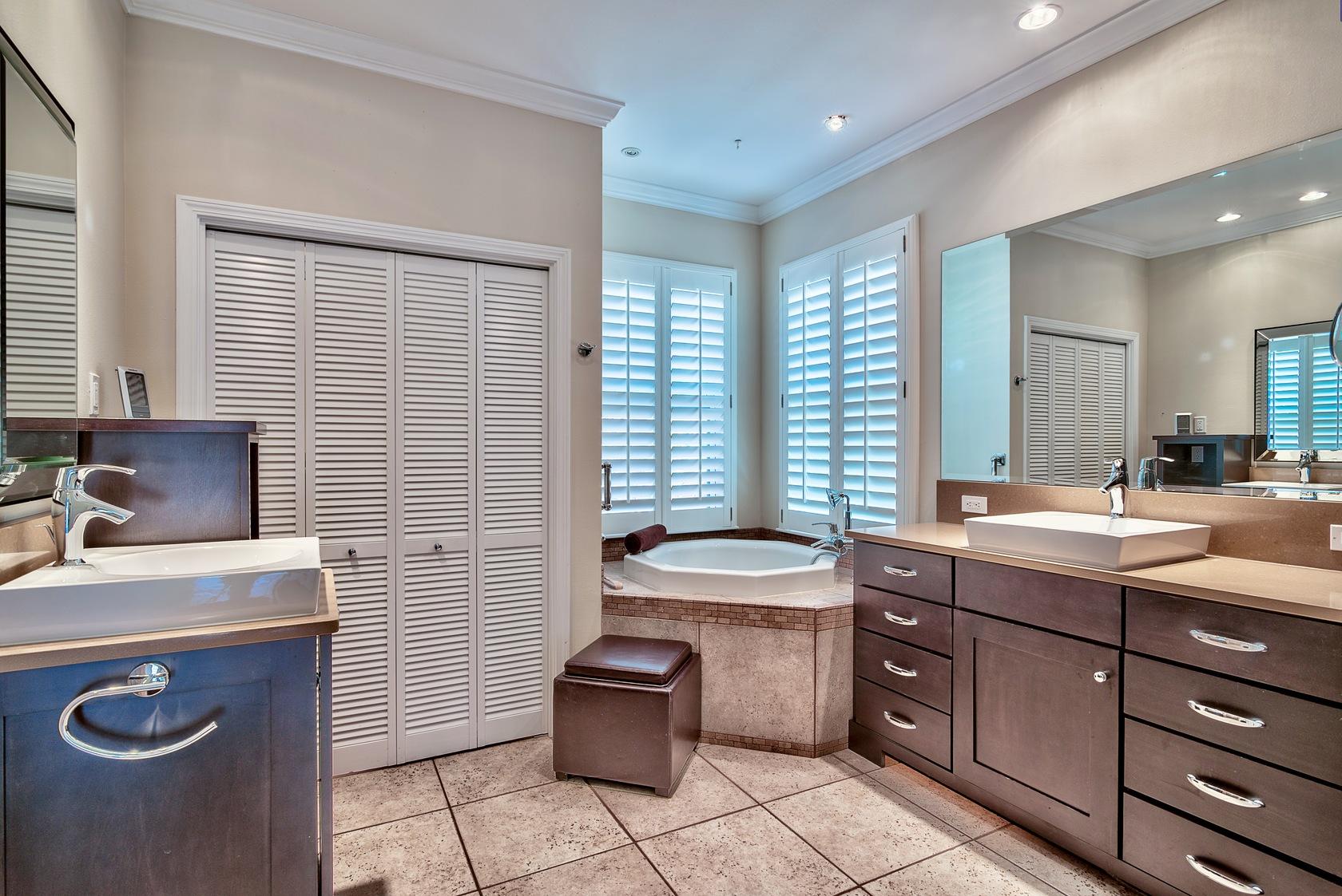 BAYWINDS GOLF ESTATES PH 3 - Residential