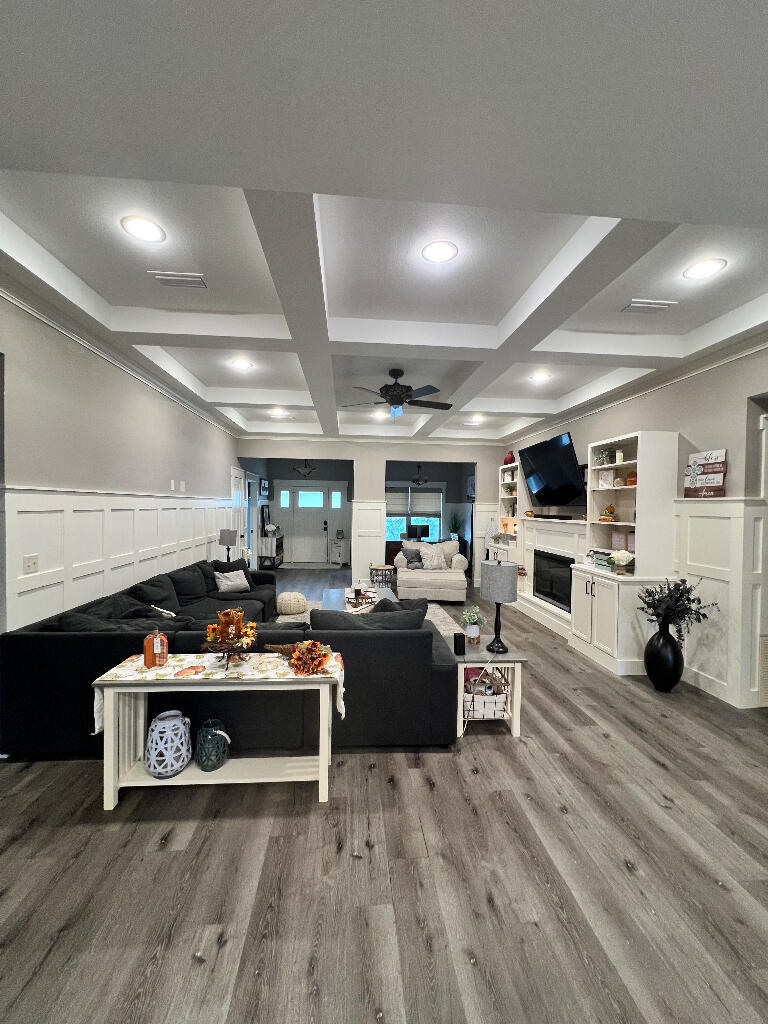 LAKESIDE EAST - Residential