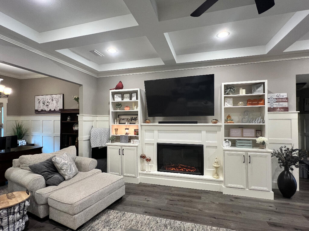 LAKESIDE EAST - Residential