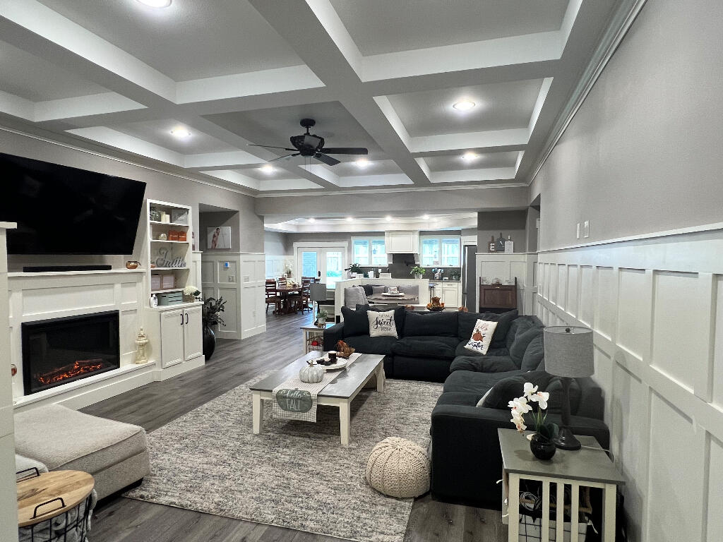 LAKESIDE EAST - Residential