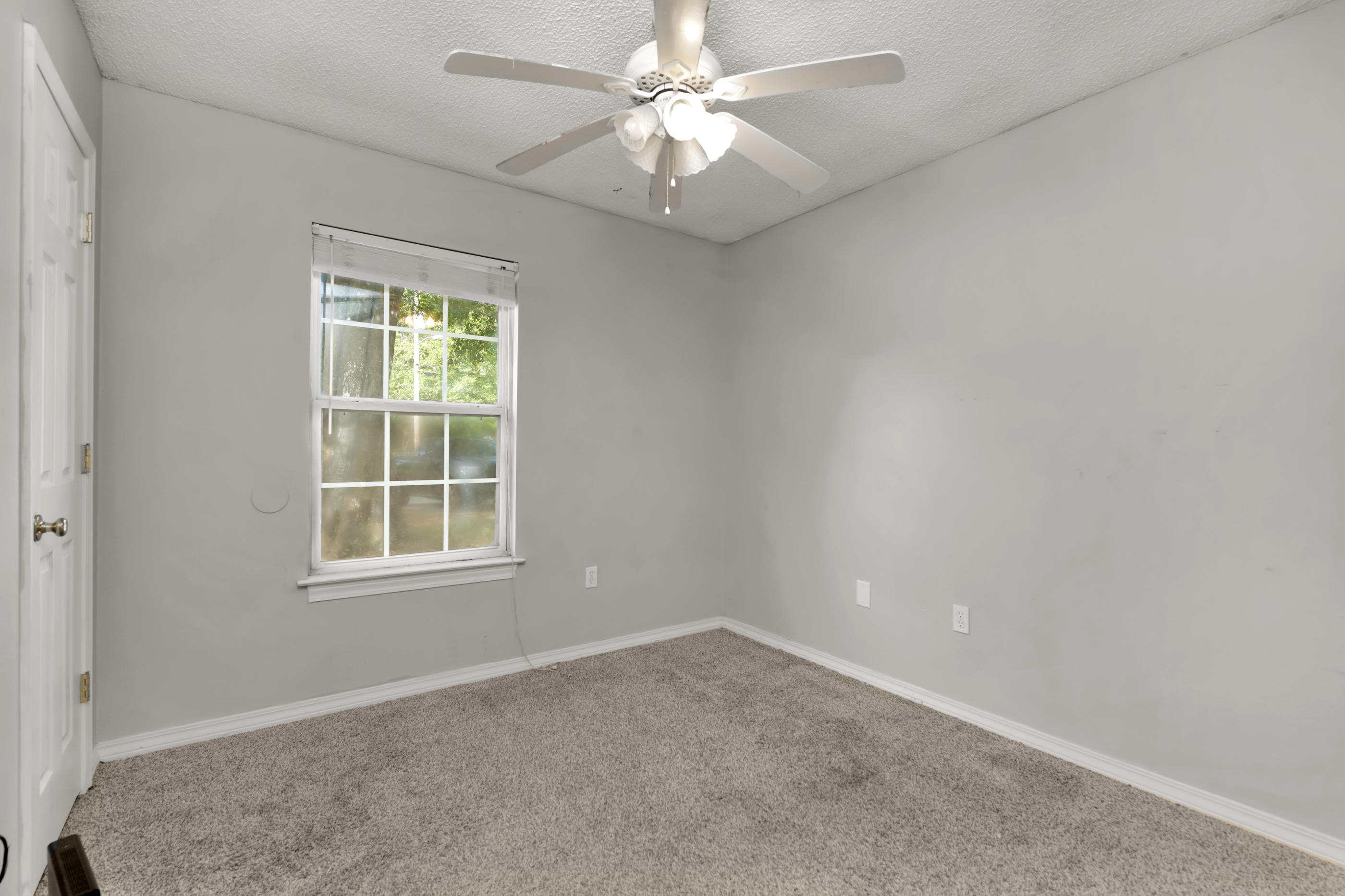 SULLIVANS ADDN TO CRESTVIEW - Residential