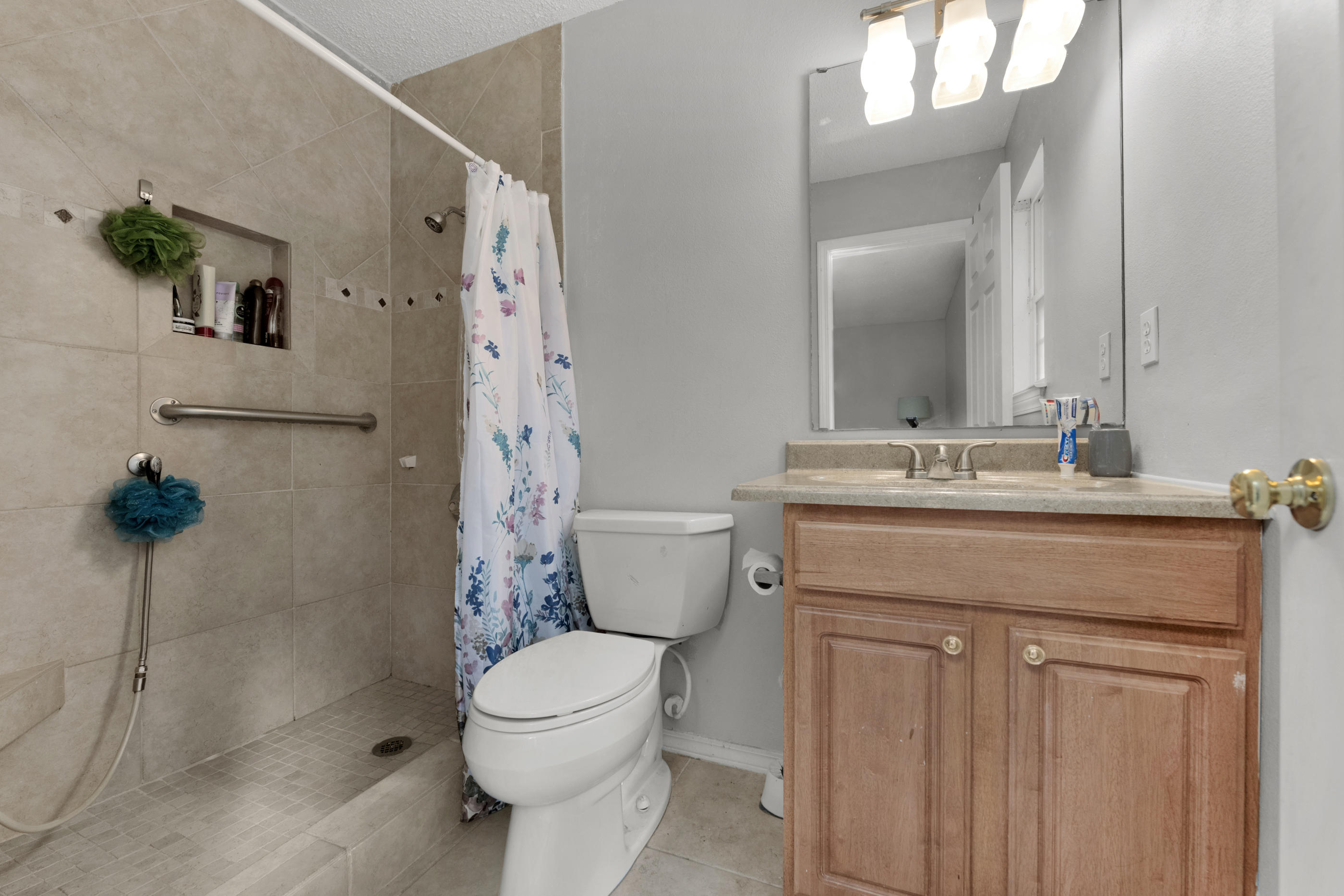 SULLIVANS ADDN TO CRESTVIEW - Residential