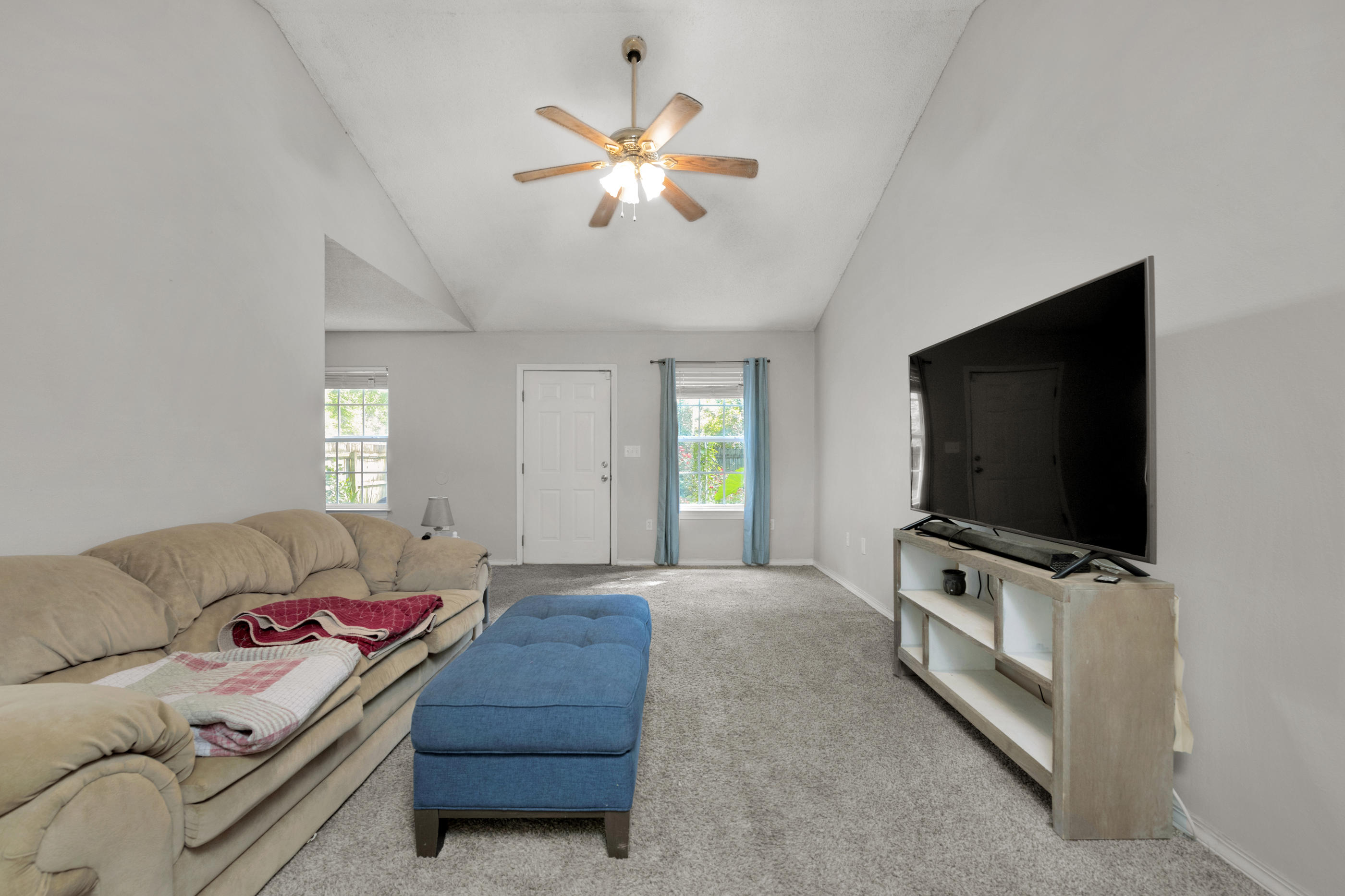 SULLIVANS ADDN TO CRESTVIEW - Residential