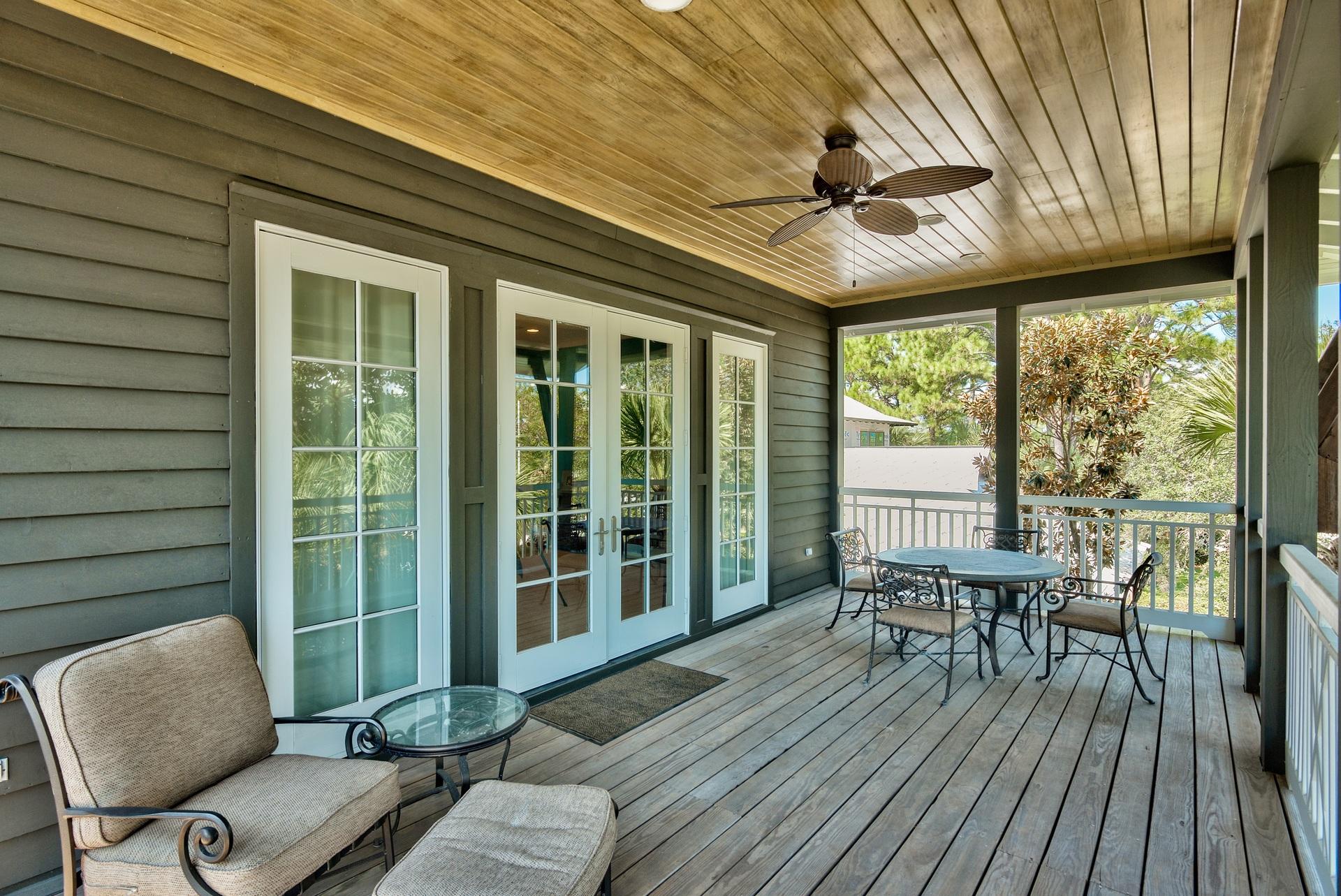 ISLAND ESTATES - Residential