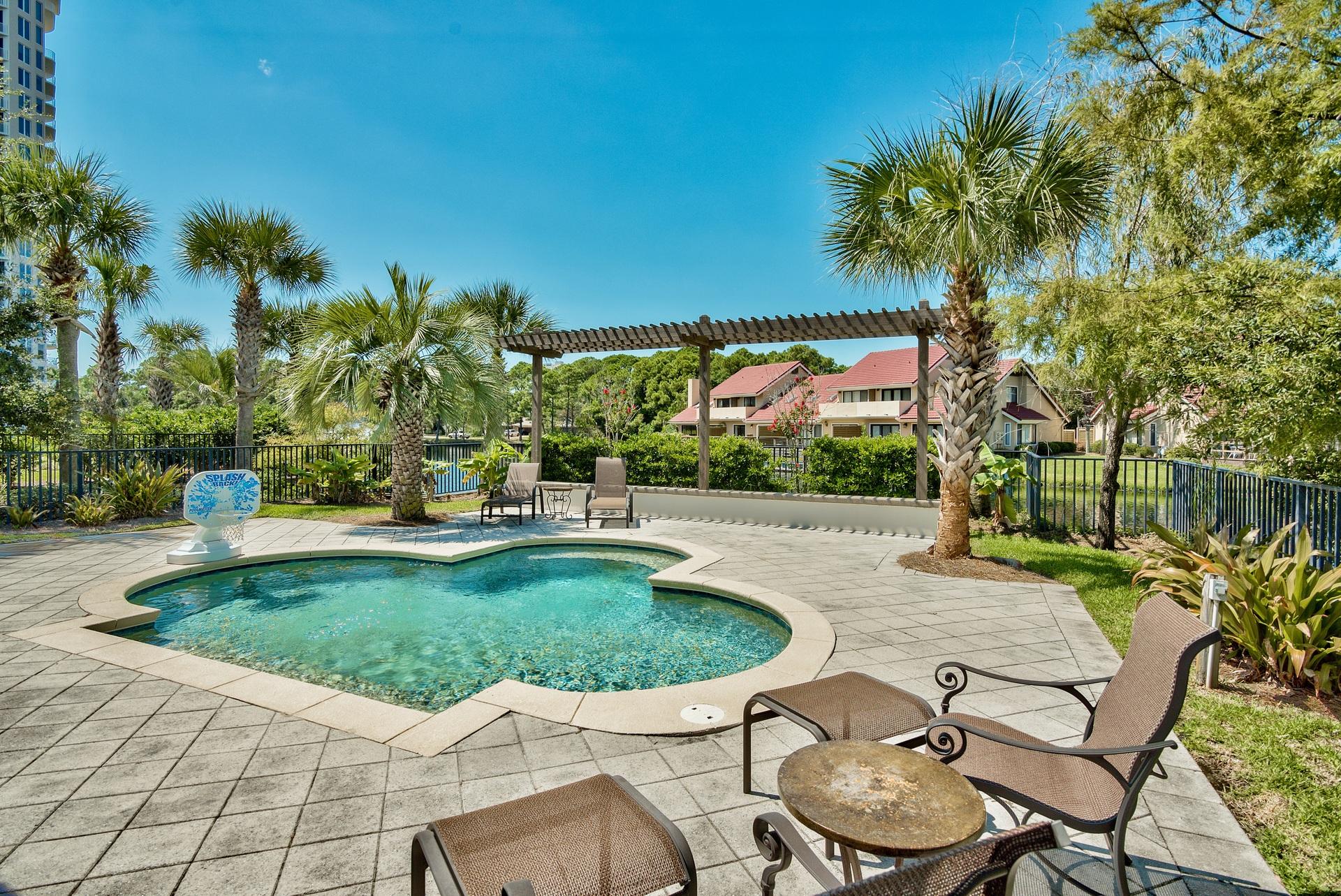 ISLAND ESTATES - Residential