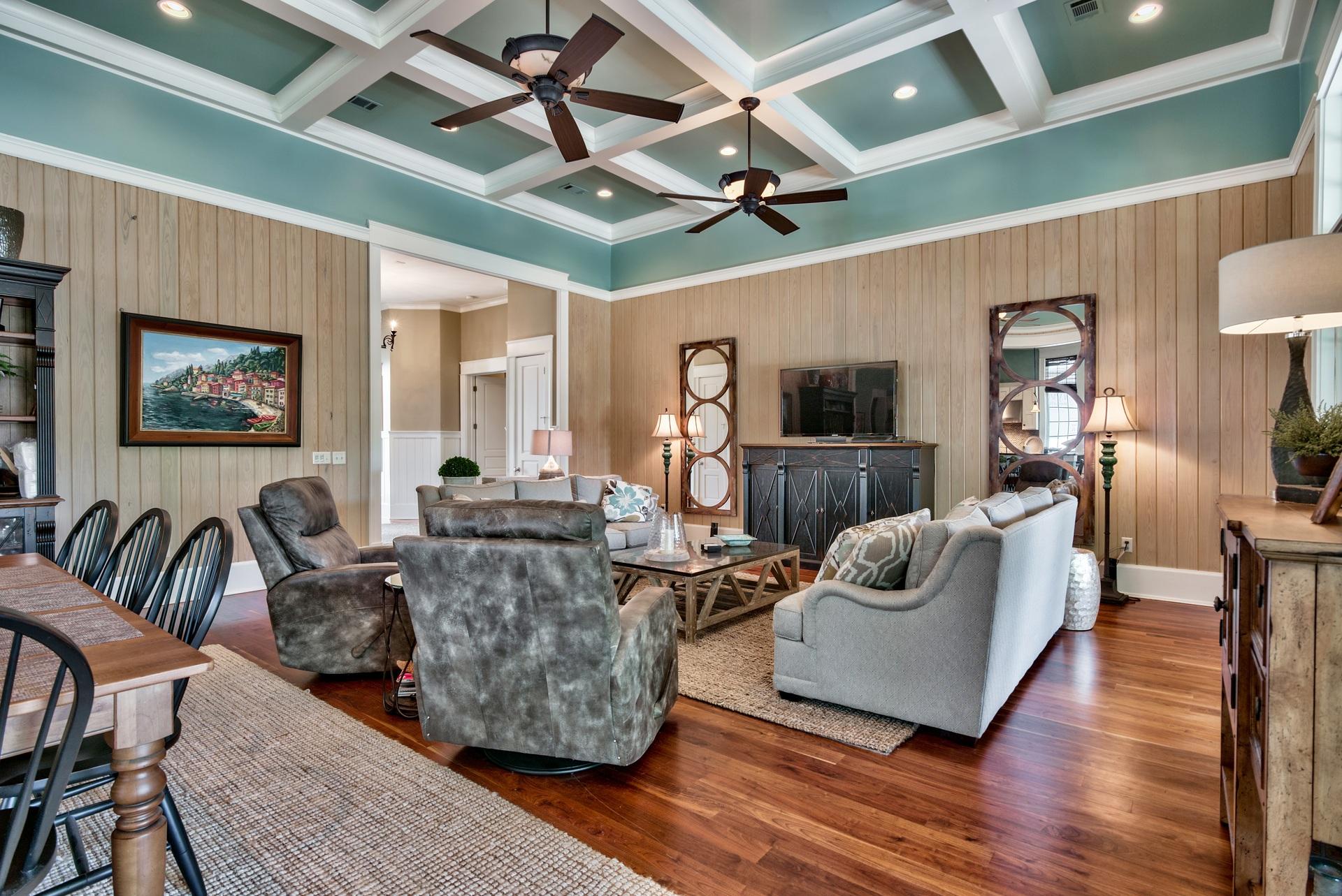 ISLAND ESTATES - Residential