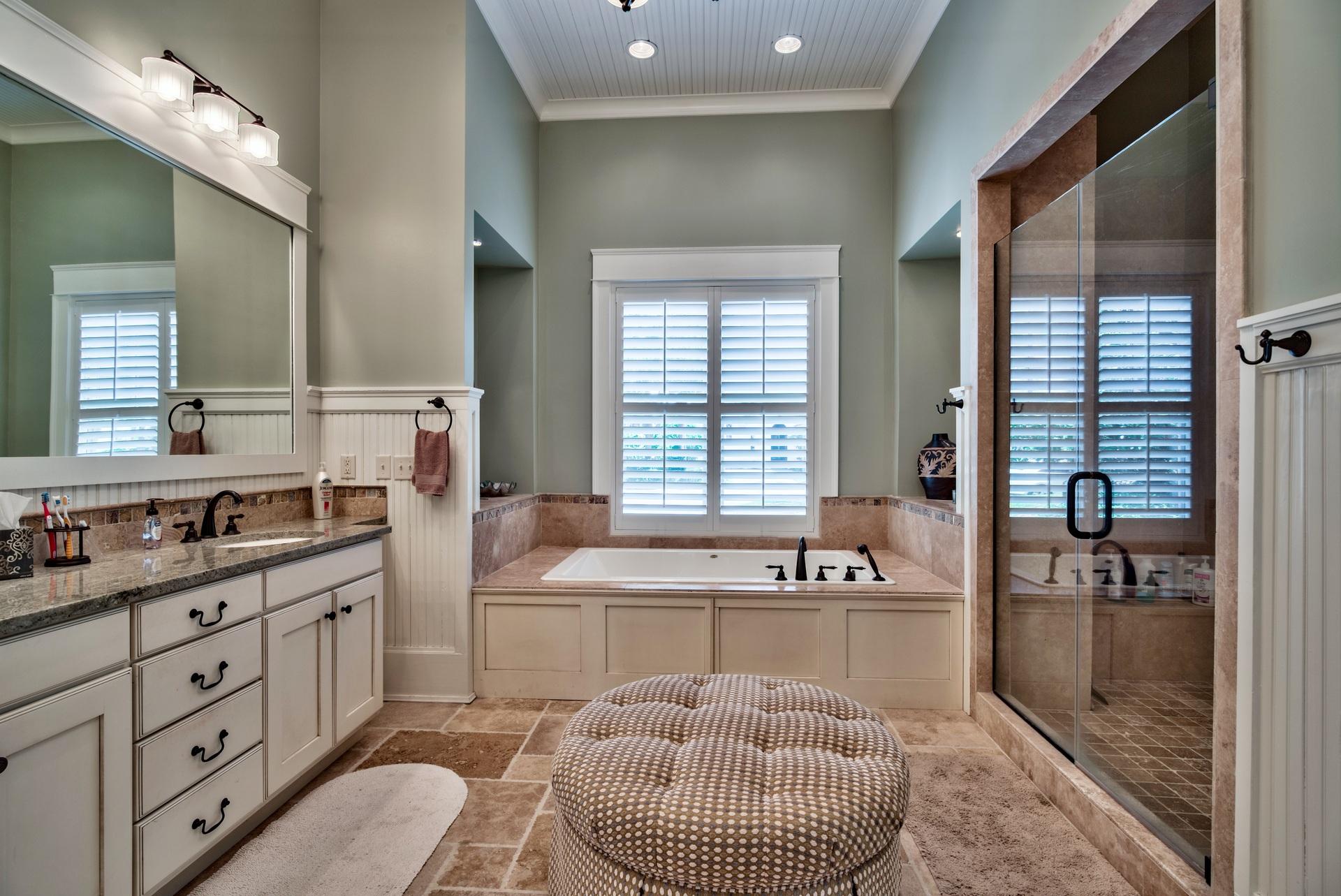 ISLAND ESTATES - Residential