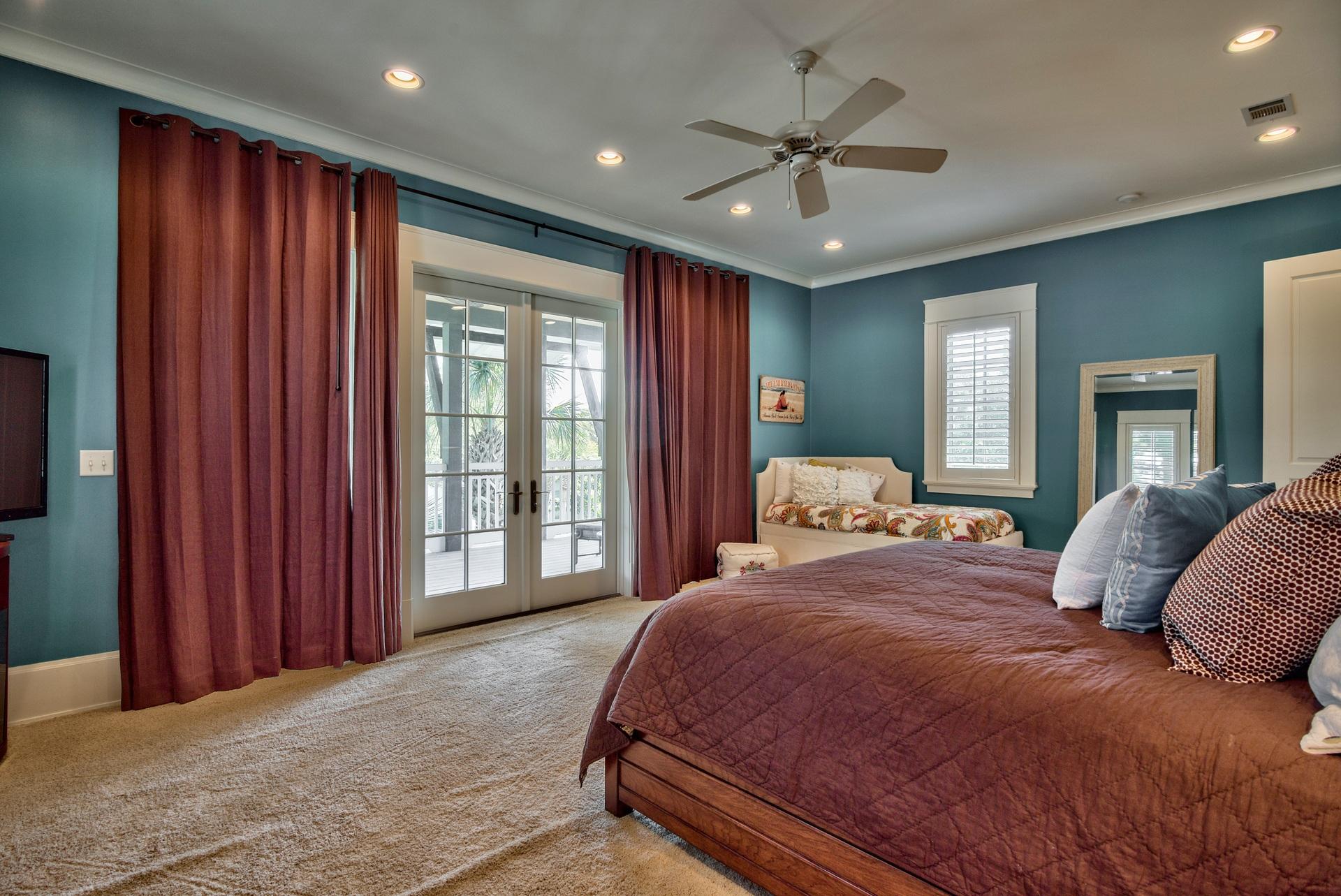 ISLAND ESTATES - Residential