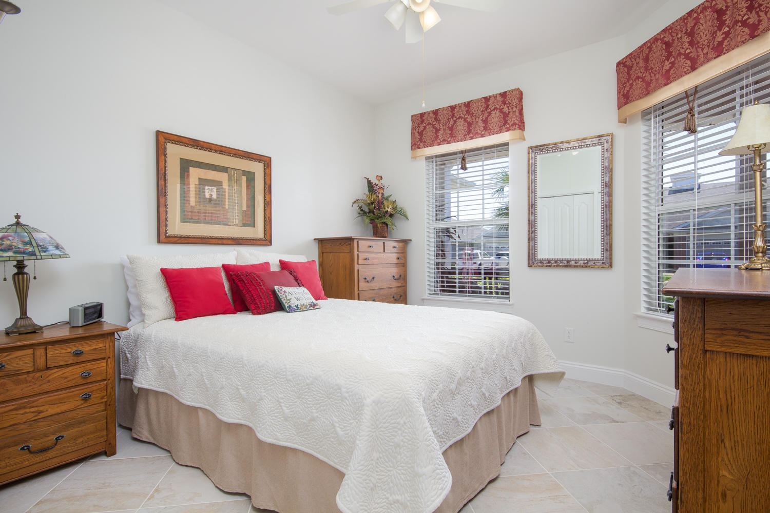 DIAMOND LAKES - Residential