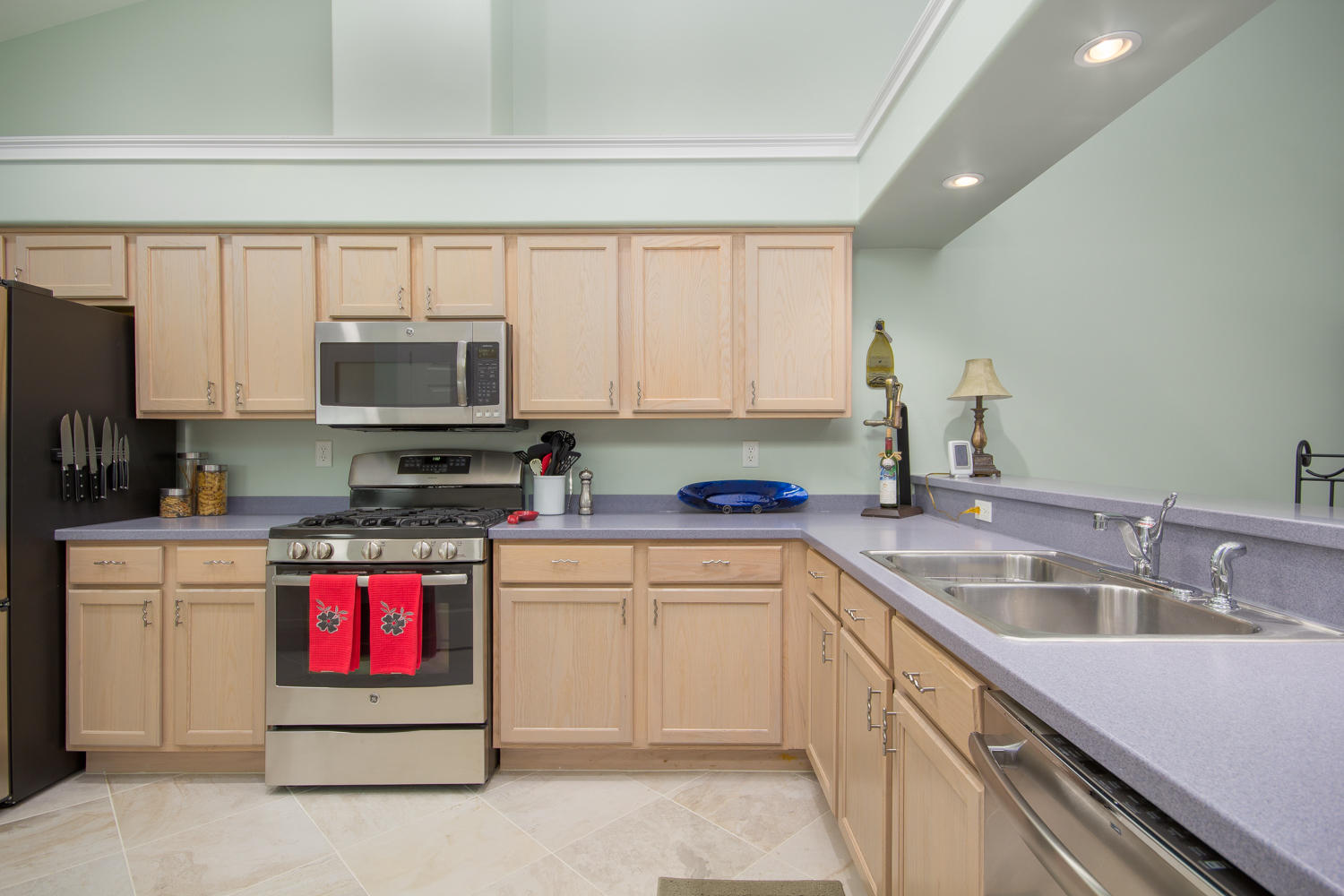 DIAMOND LAKES - Residential