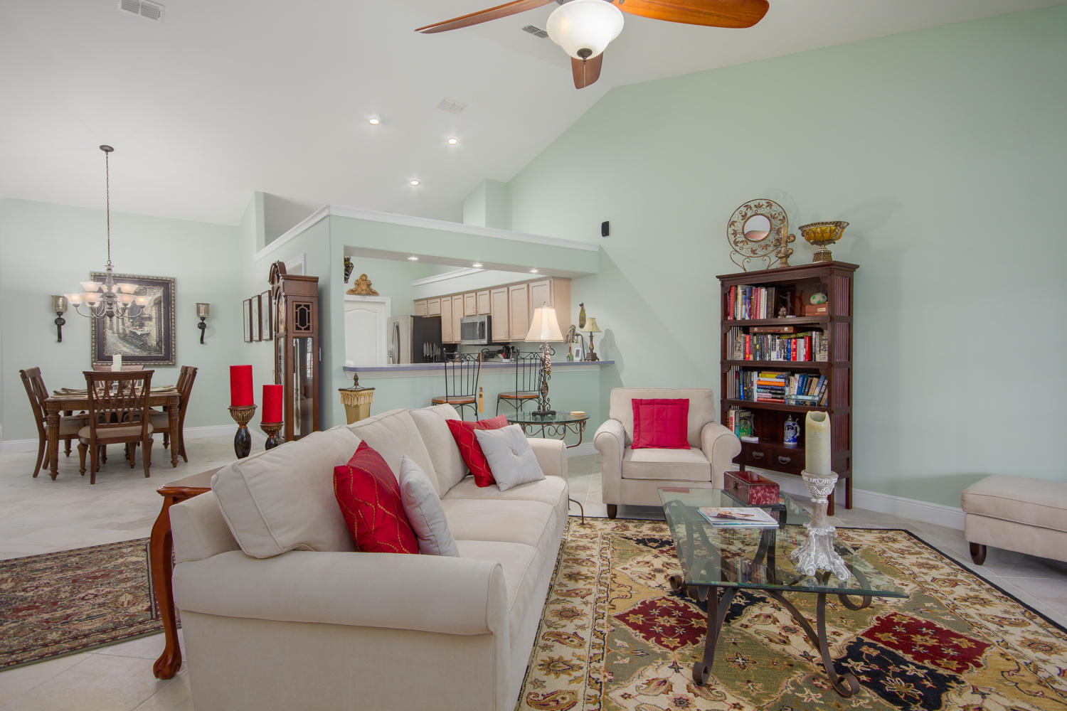 DIAMOND LAKES - Residential