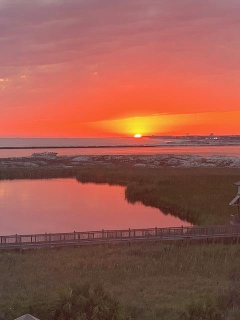 ISLANDER CONDO PH 2 - Residential