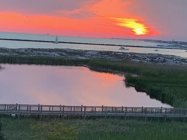 ISLANDER CONDO PH 2 - Residential