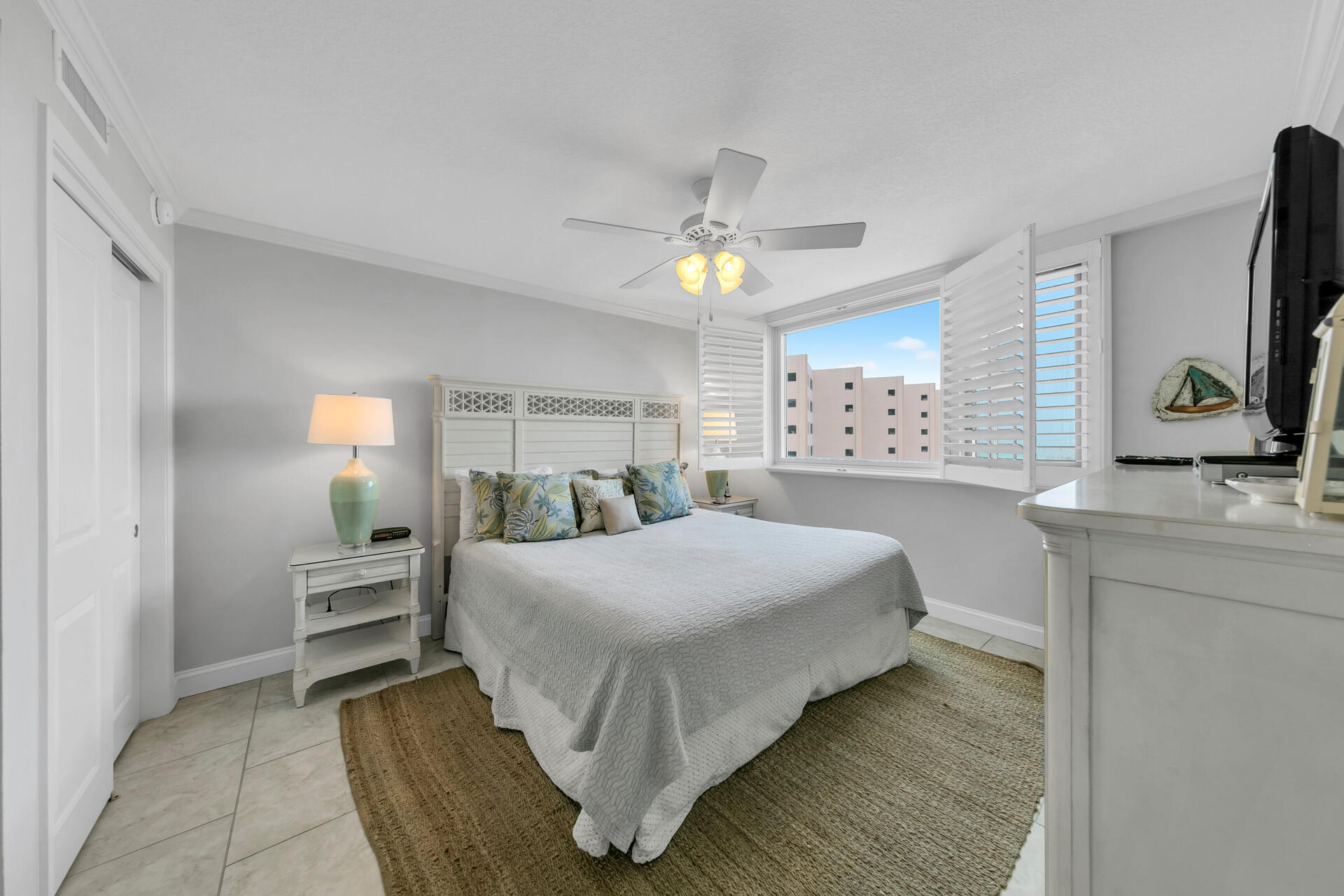 ISLANDER CONDO PH 2 - Residential