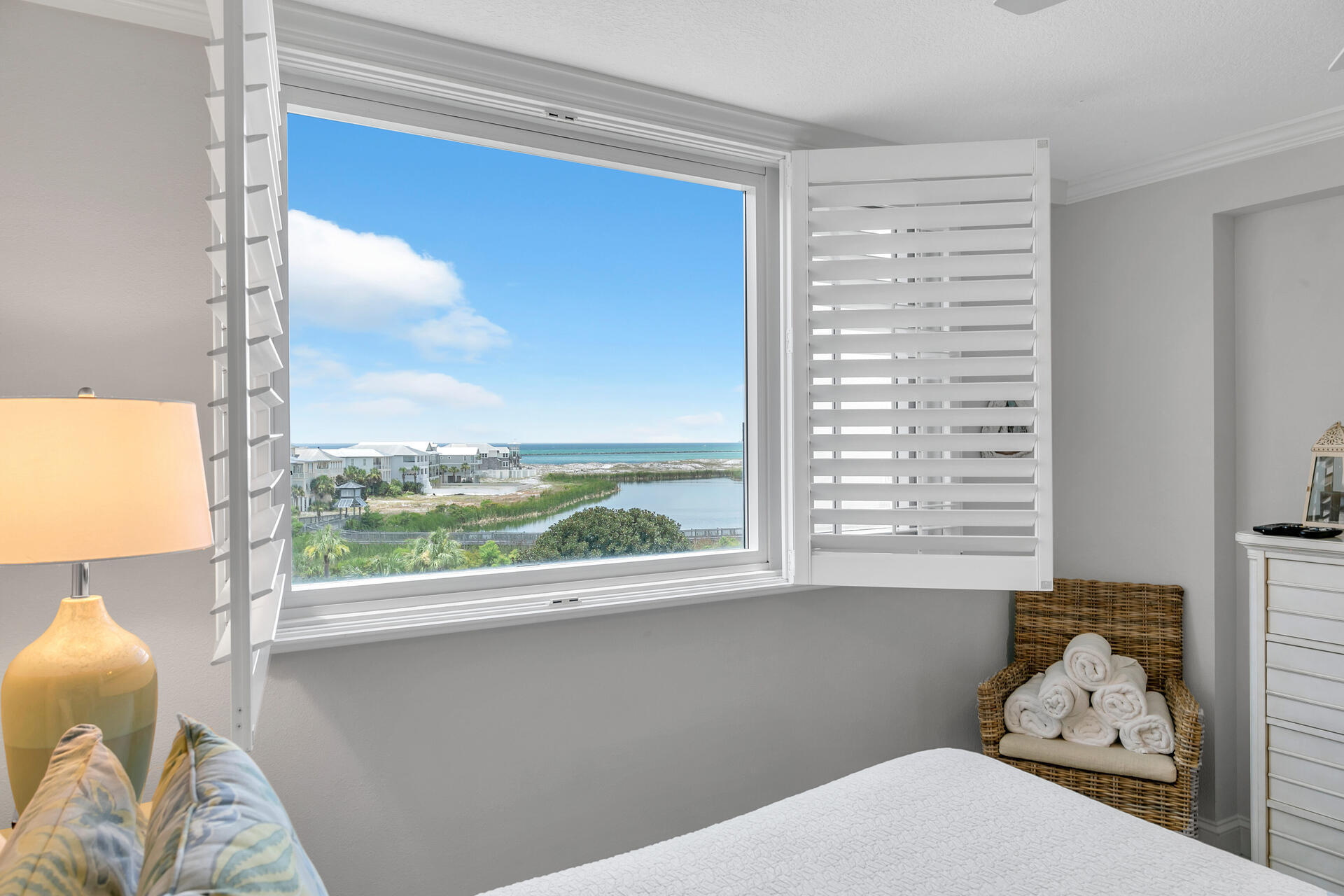 ISLANDER CONDO PH 2 - Residential