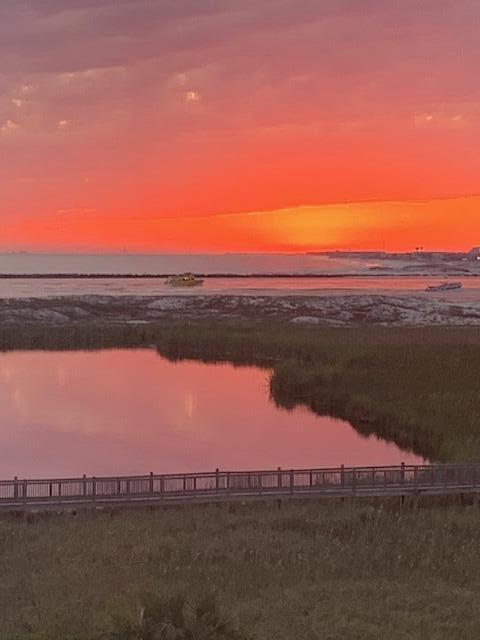 ISLANDER CONDO PH 2 - Residential