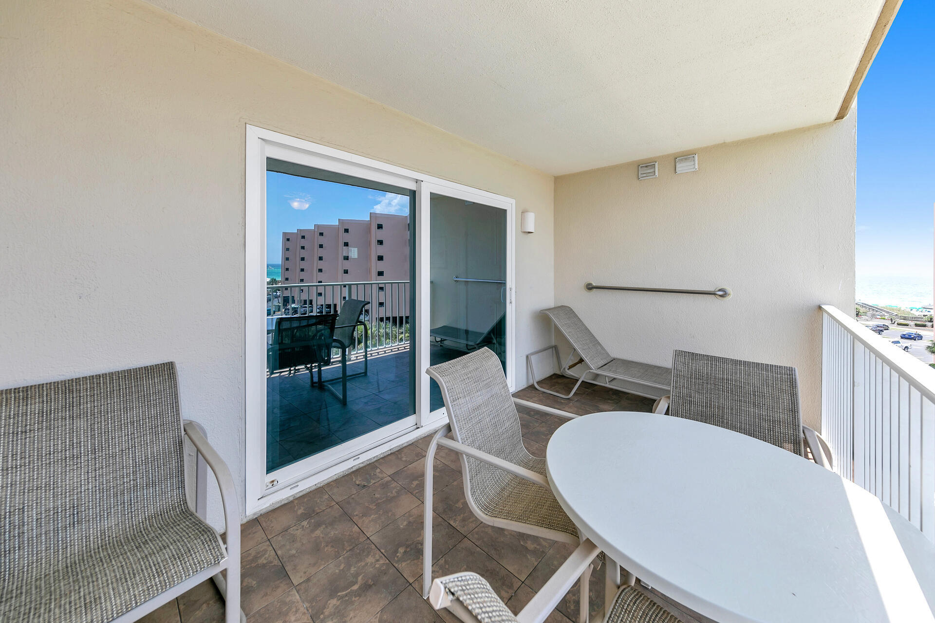 ISLANDER CONDO PH 2 - Residential
