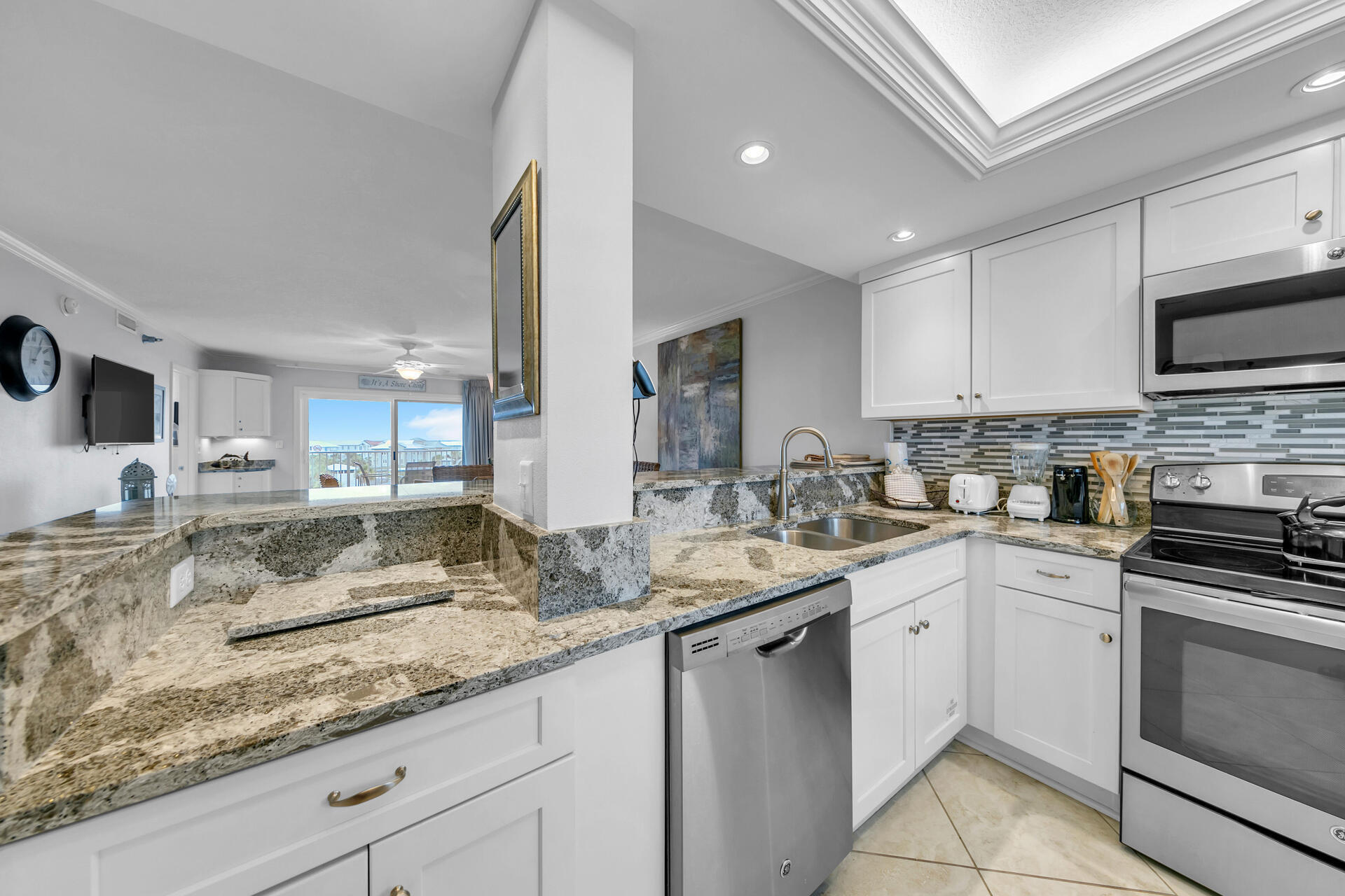 ISLANDER CONDO PH 2 - Residential