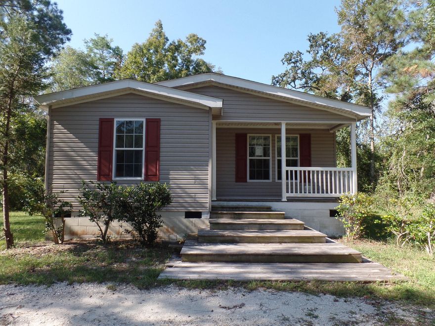 REO  Cute 3/2 home on a nice lot in Freeport in a convenient location just East of Hwy 331. This lovely home is situated on a .367 acre lot on a quiet street. The home has a nice floorplan, bright kitchen, fireplace, large living room, and has loads of potential. Come see this great property today before it's gone!