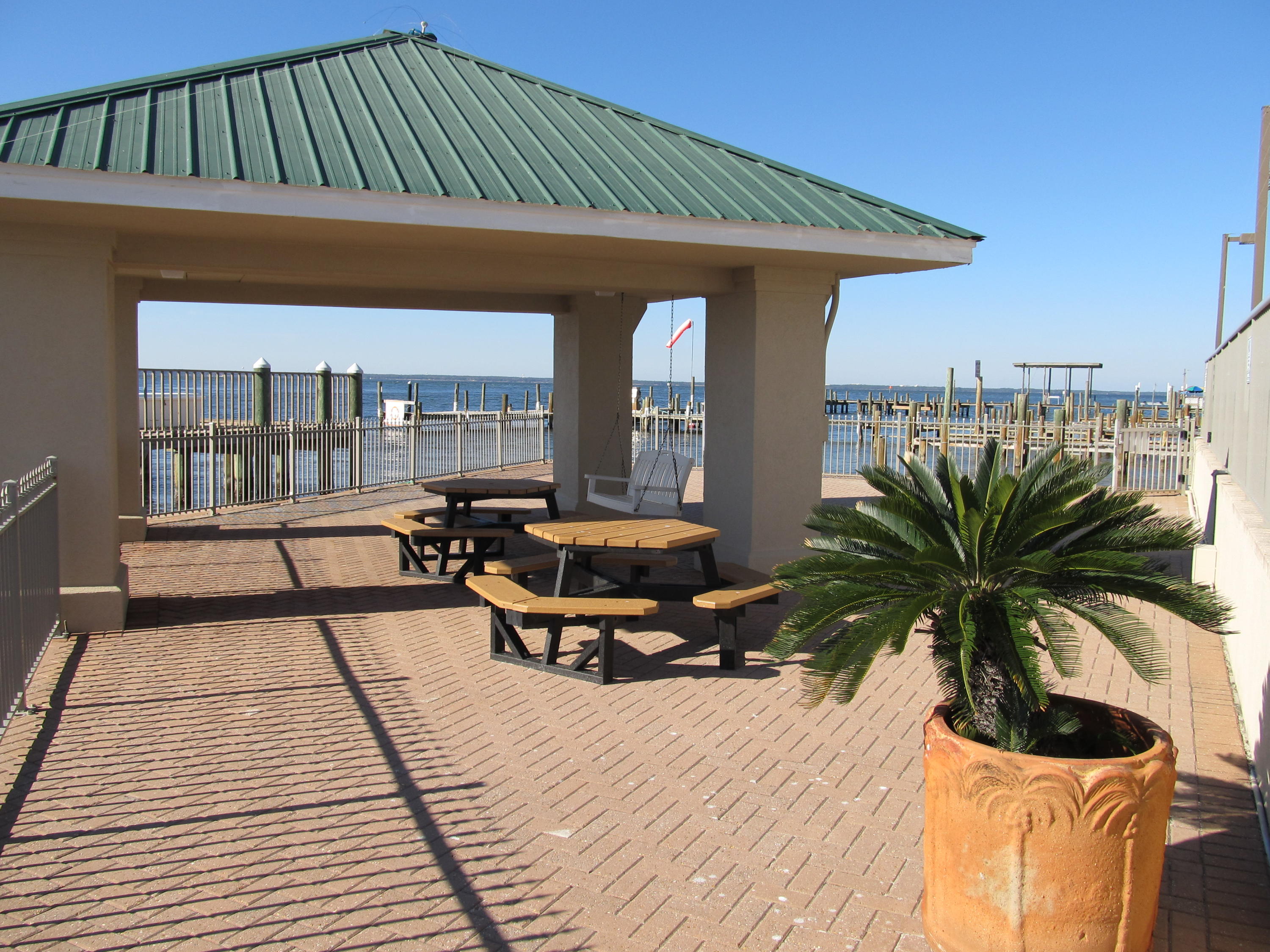 SIDES MORENO POINT WEST - Residential