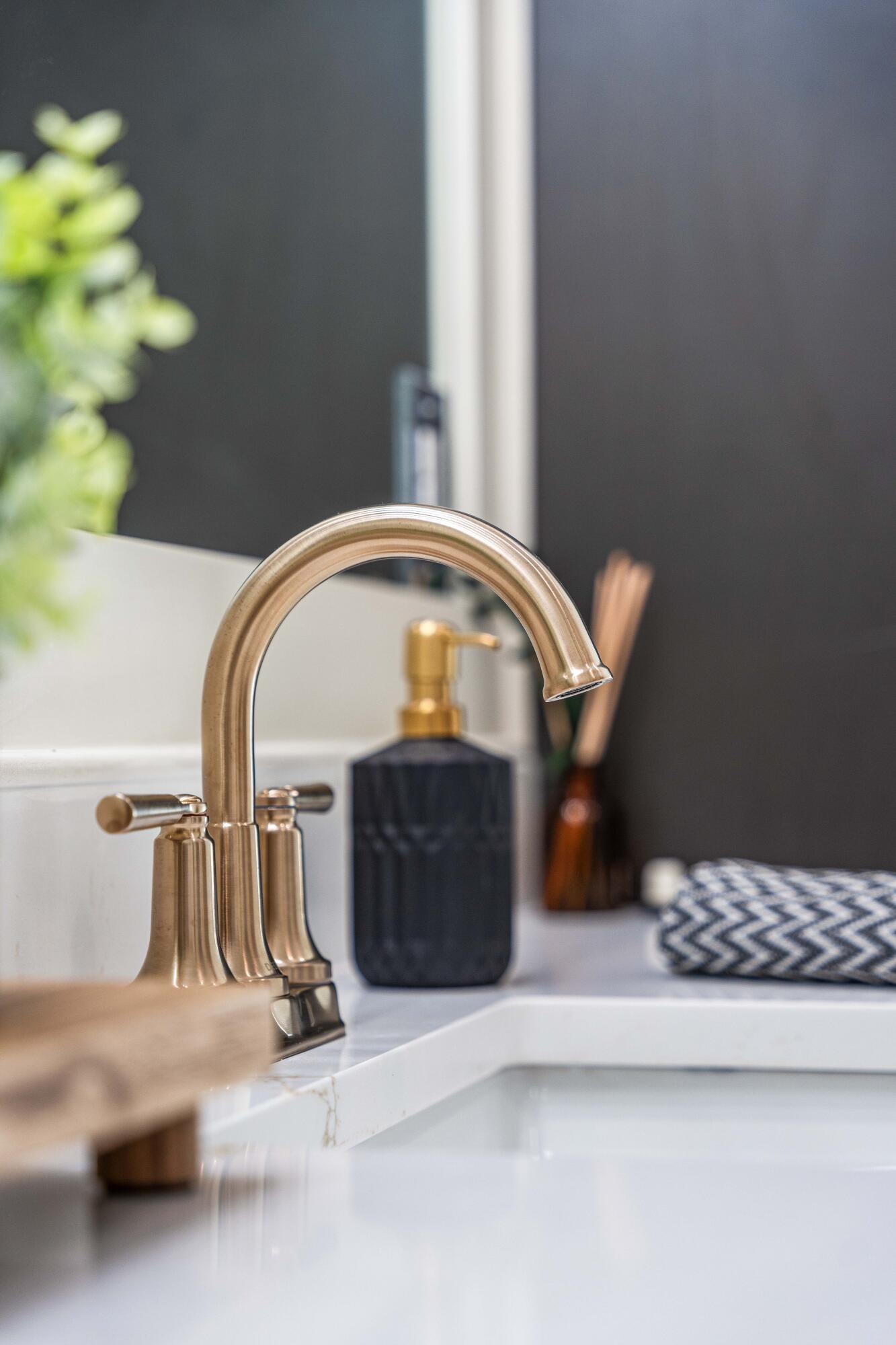 HIDDEN HIGHLANDS - Residential