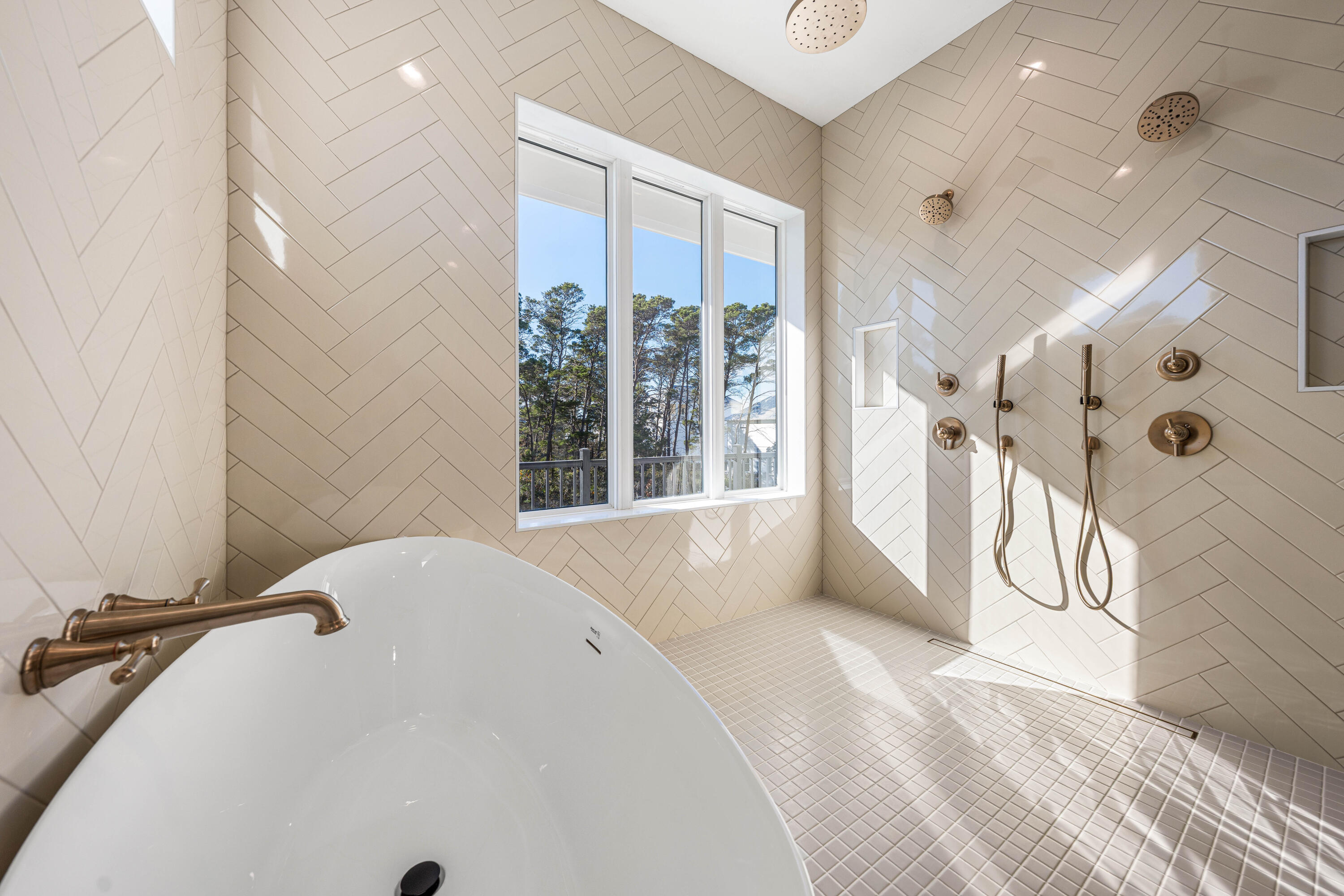 HIDDEN HIGHLANDS - Residential