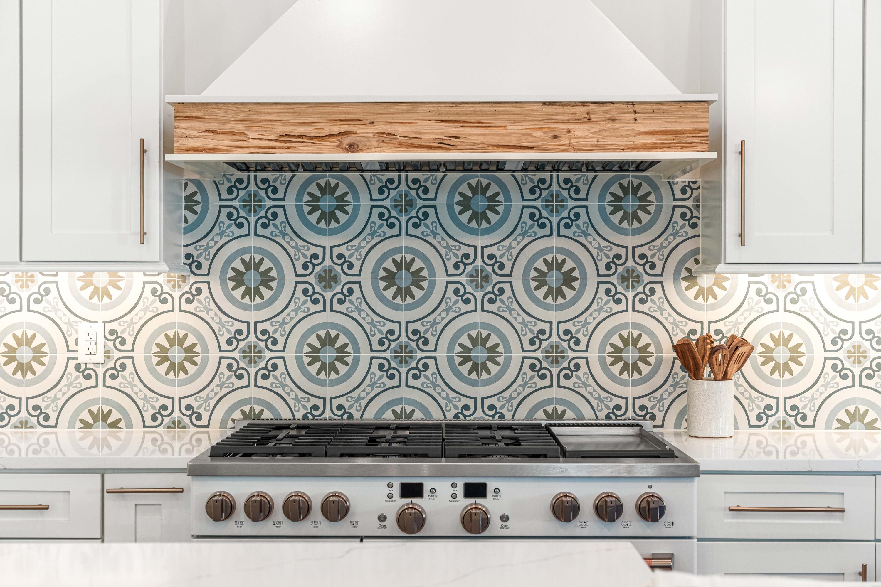 HIDDEN HIGHLANDS - Residential