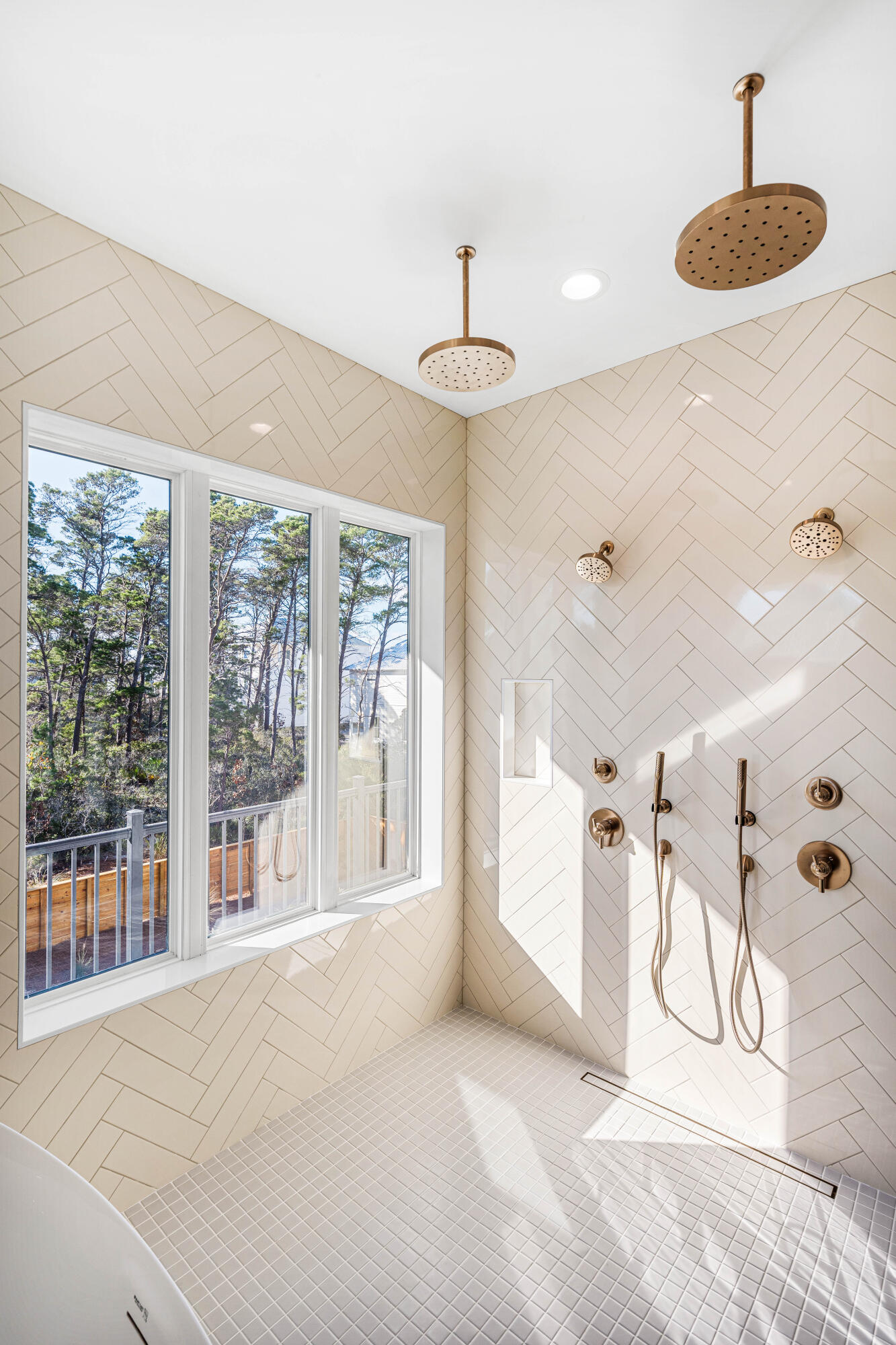 HIDDEN HIGHLANDS - Residential