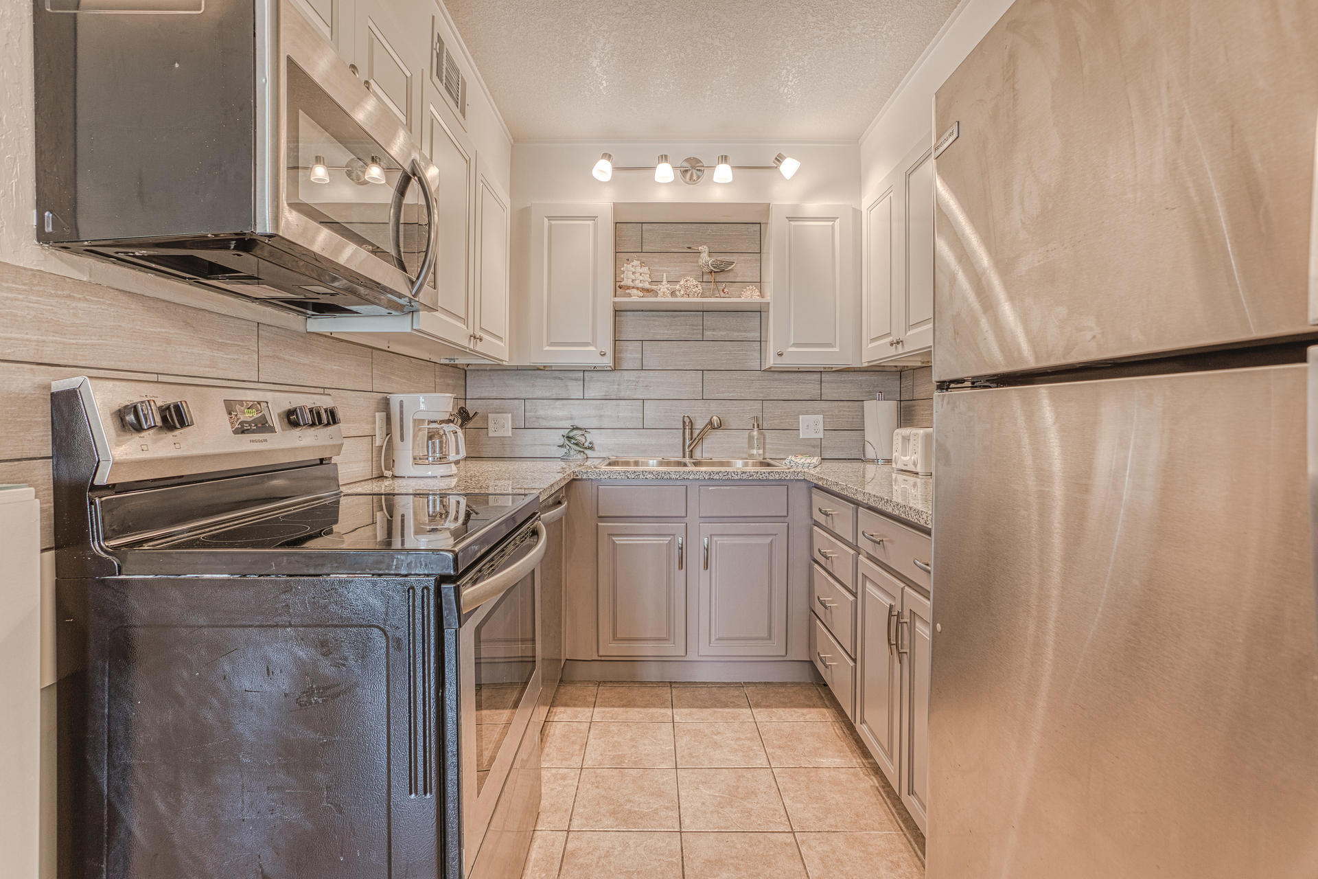 THE SUMMIT - Residential