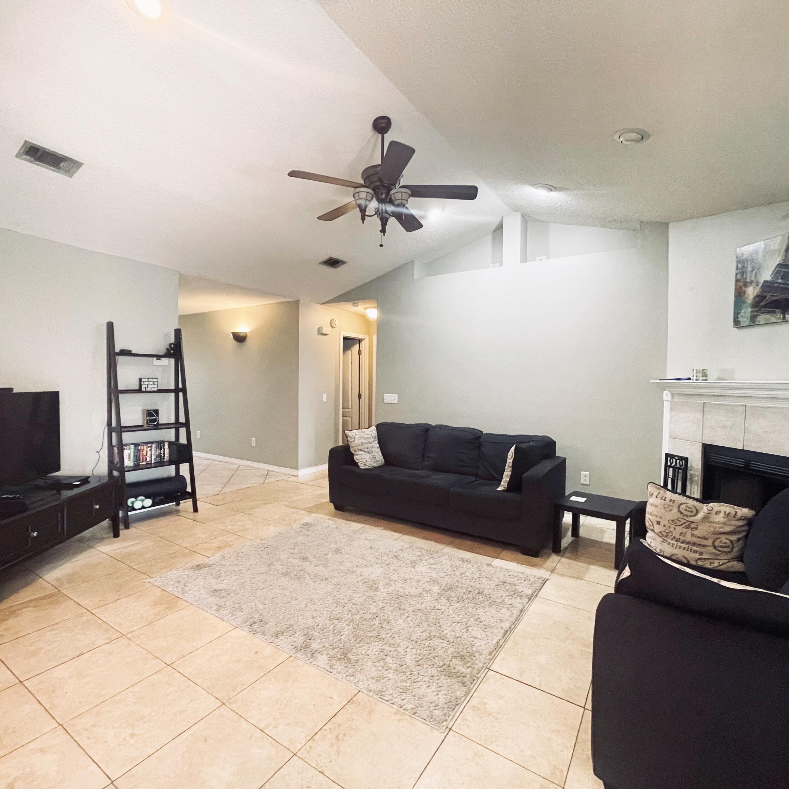 BENT TREE - Residential Lease