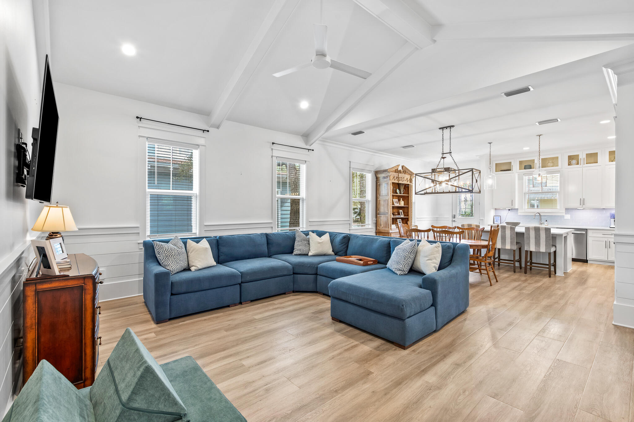 MAGNOLIA BEACH - Residential