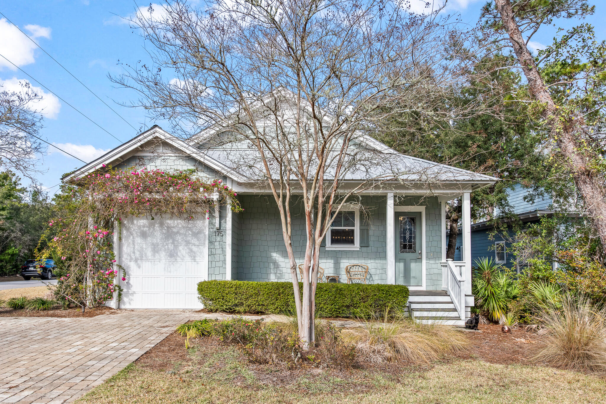 MAGNOLIA BEACH - Residential