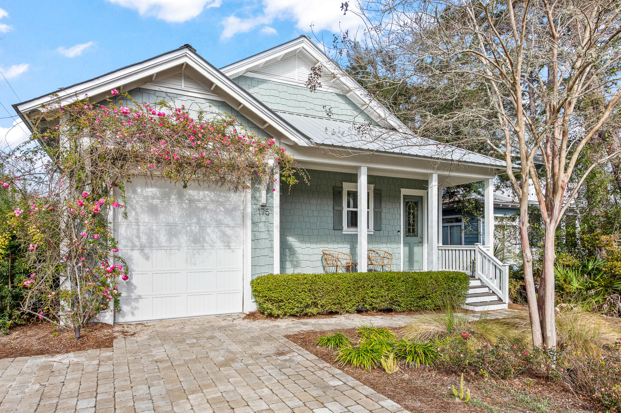 MAGNOLIA BEACH - Residential