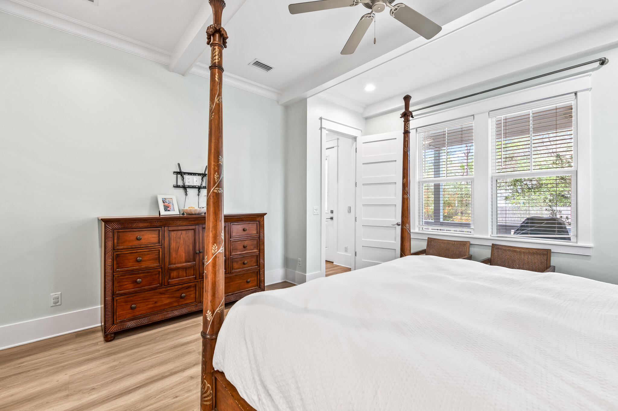 MAGNOLIA BEACH - Residential